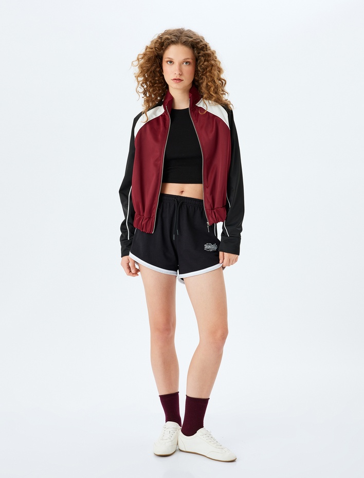  Cep Detaylı Slogan Baskılı Beli Bağcıklı Biyeli Şort