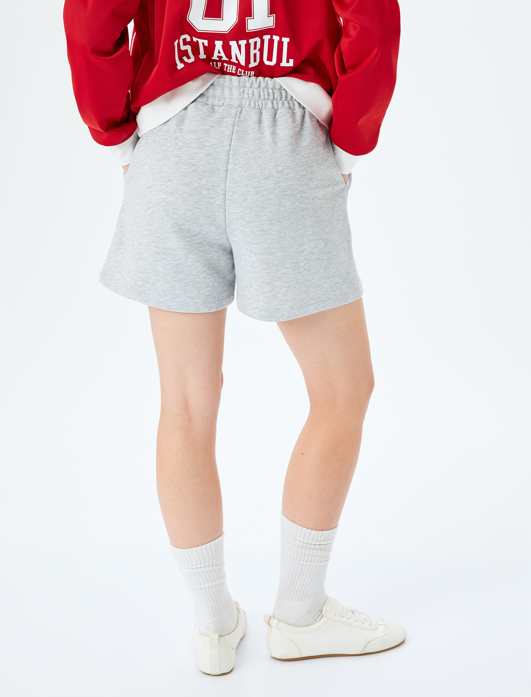   Cep Detaylı Beli Bağcıklı Rahat Kalıp Şort