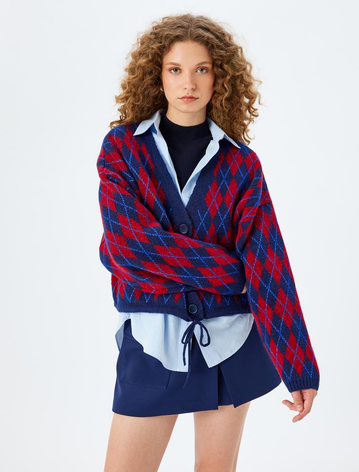  V Yaka Baklava Desenli Düğmeli Triko Hırka