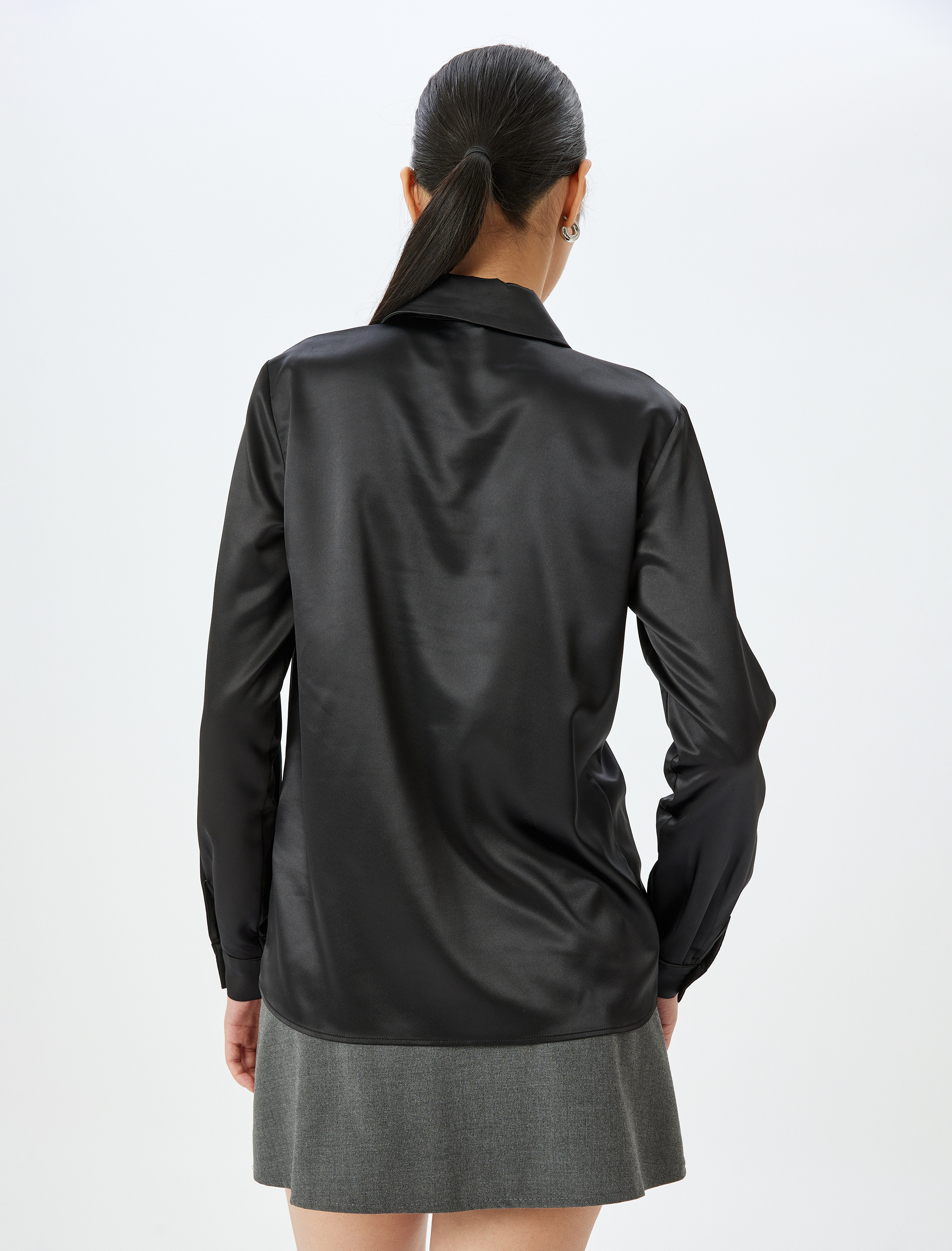   Klasik Yaka Düğmeli Uzun Kollu Saten Gömlek