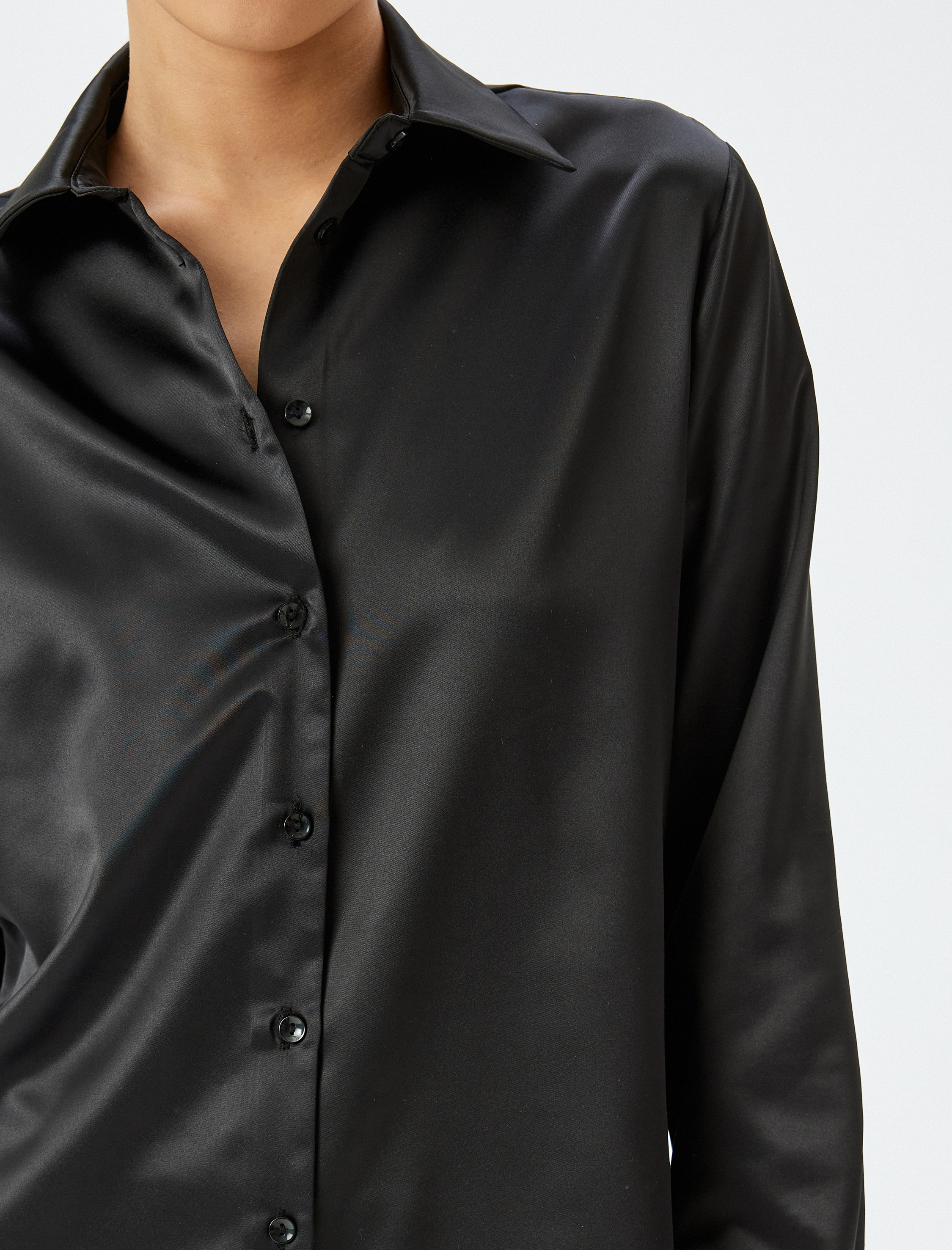   Klasik Yaka Düğmeli Uzun Kollu Saten Gömlek