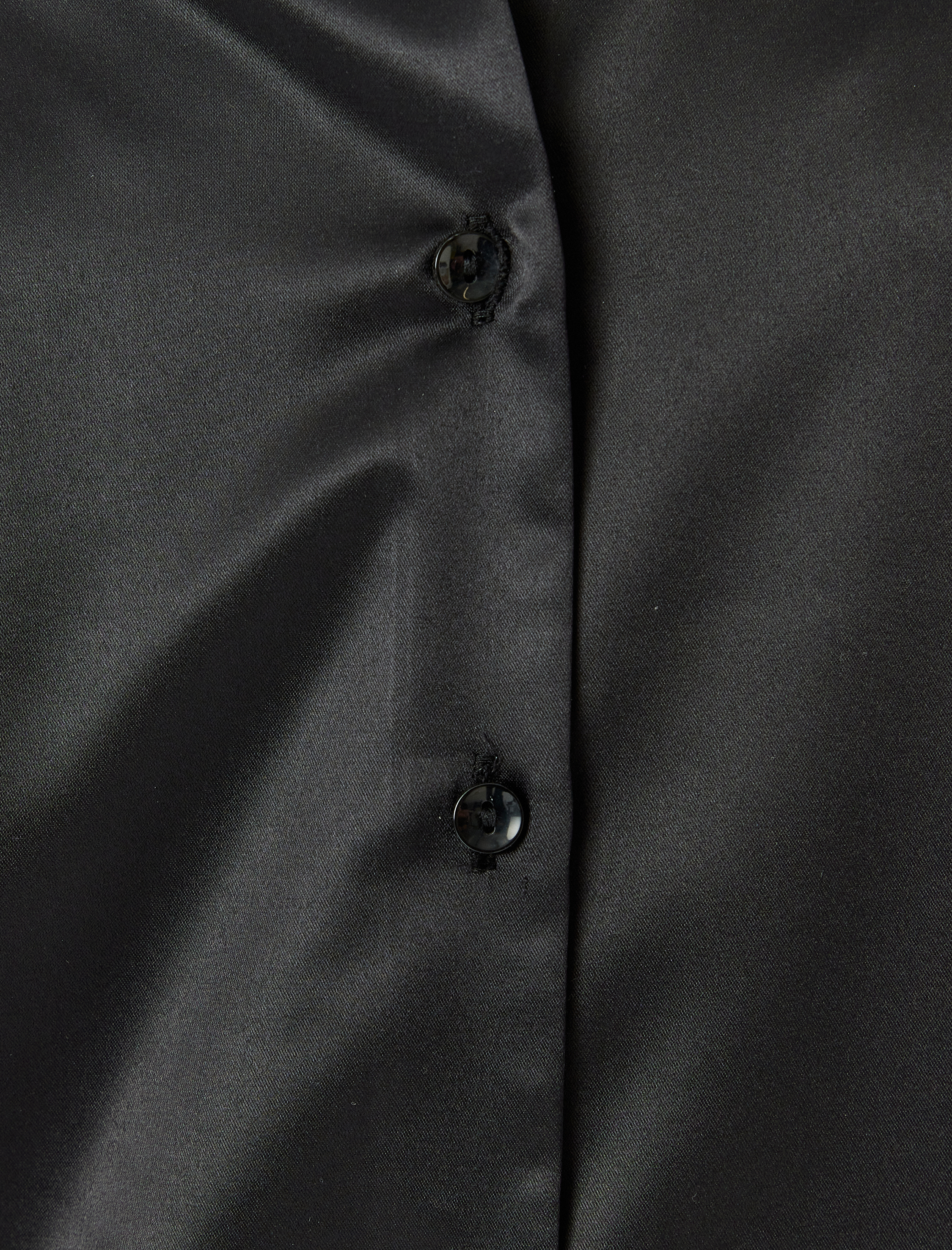   Klasik Yaka Düğmeli Uzun Kollu Saten Gömlek