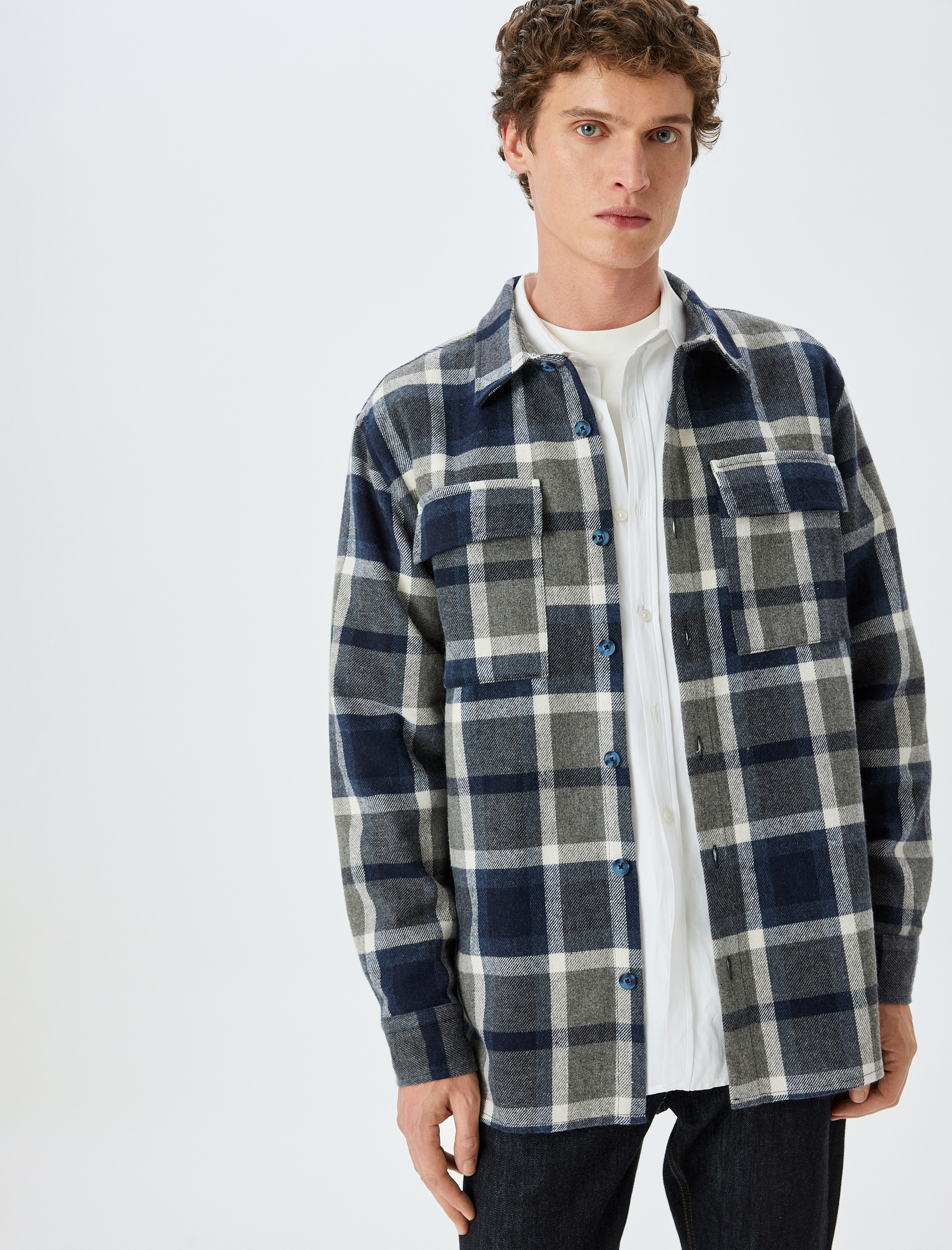   Uzun Kollu Kapaklı Cep Detaylı Regular Fit Ekose Oduncu Gömlek Ceket