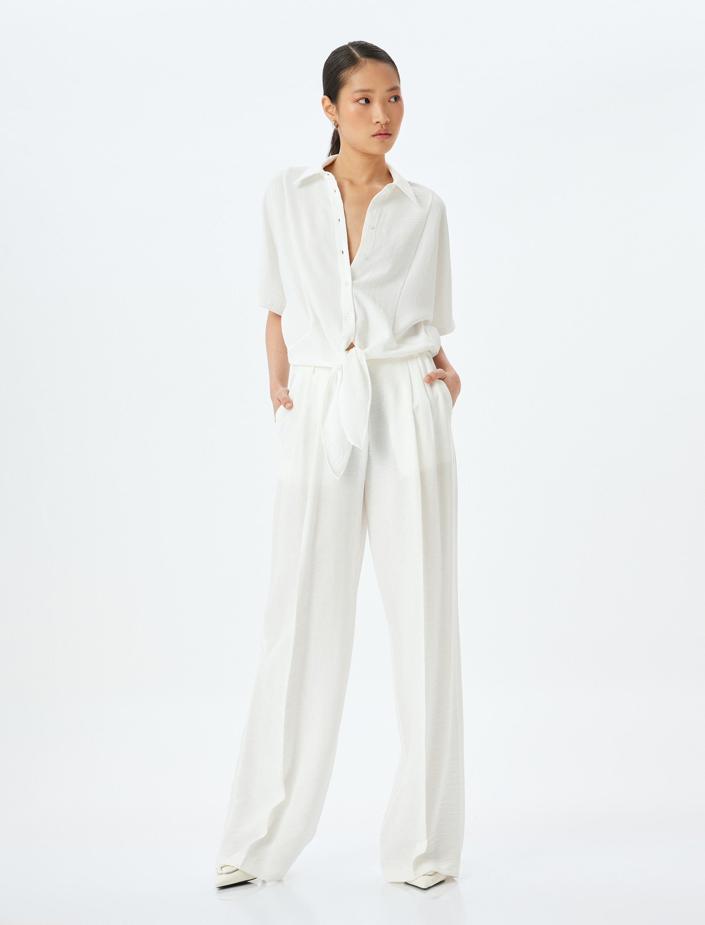   Klasik Yaka Önden Bağlama Detaylı Kısa Kollu Gömlek