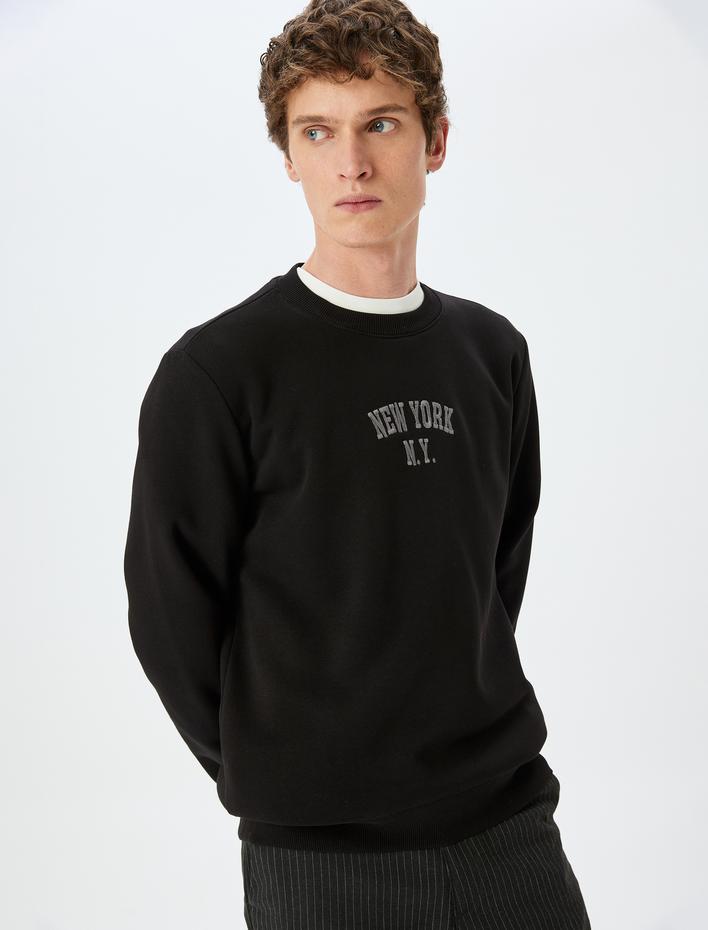  Bisiklet Yaka Slogan İşlemeli Sweatshirt