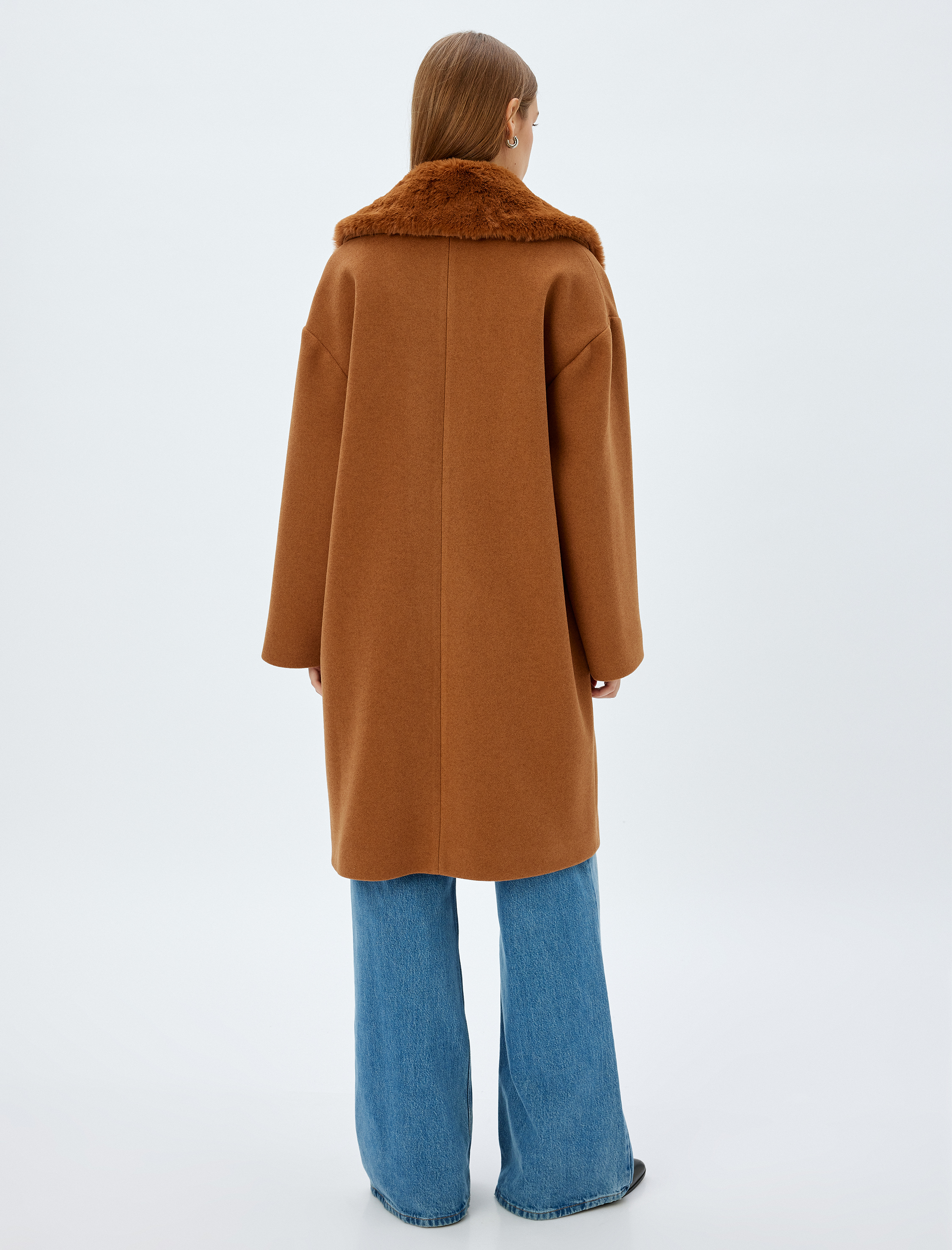   Çıkarılabilir Suni Kürk Yaka Detaylı Uzun Kaban Kruvaze Cepli Düğmeli