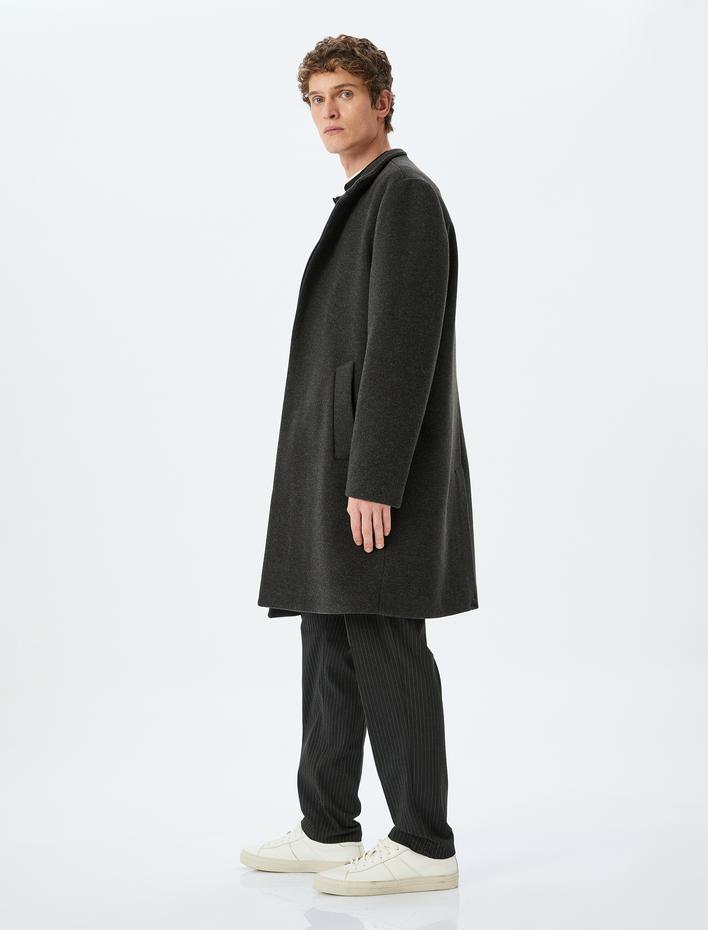  Hakim Yaka Cep Detaylı Midi Boy Kaşe Kaban