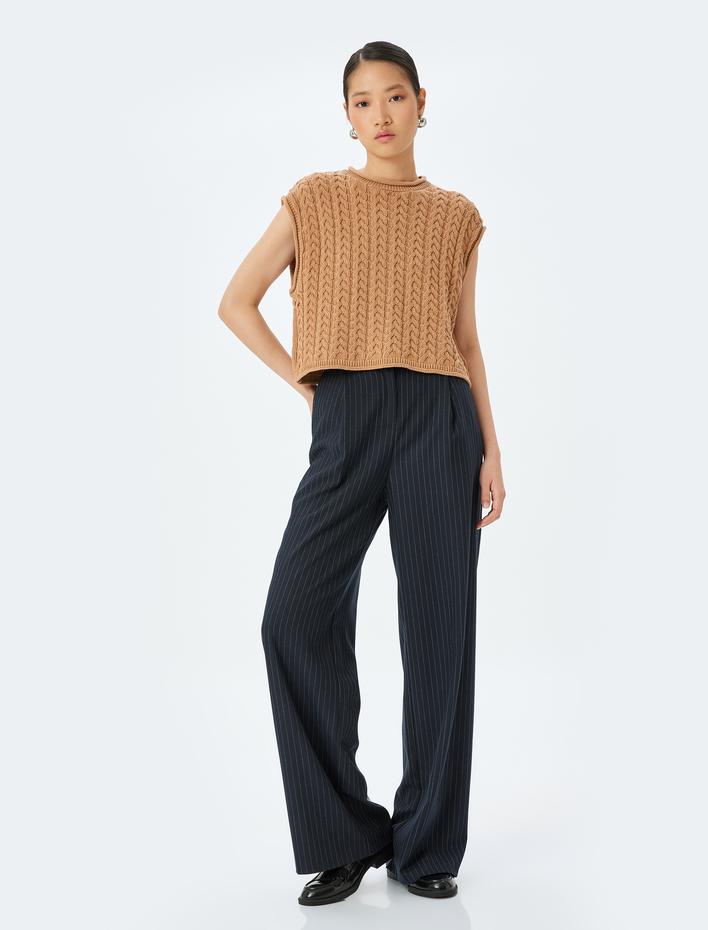  Kolsuz Yuvarlak Yaka Saç Örgü Süveter