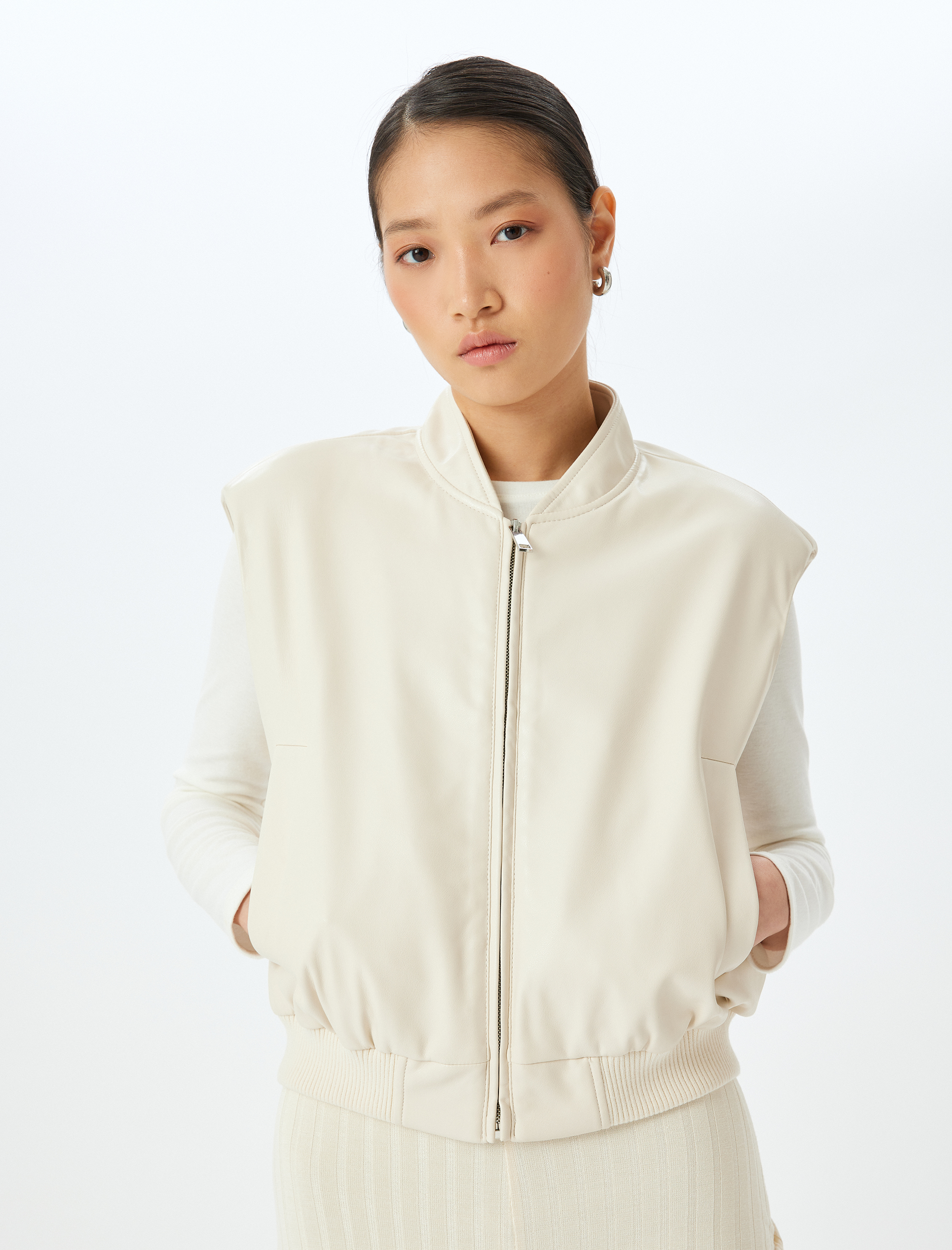   Cepli Fermuarlı Crop Kolsuz Suni Deri Ceket