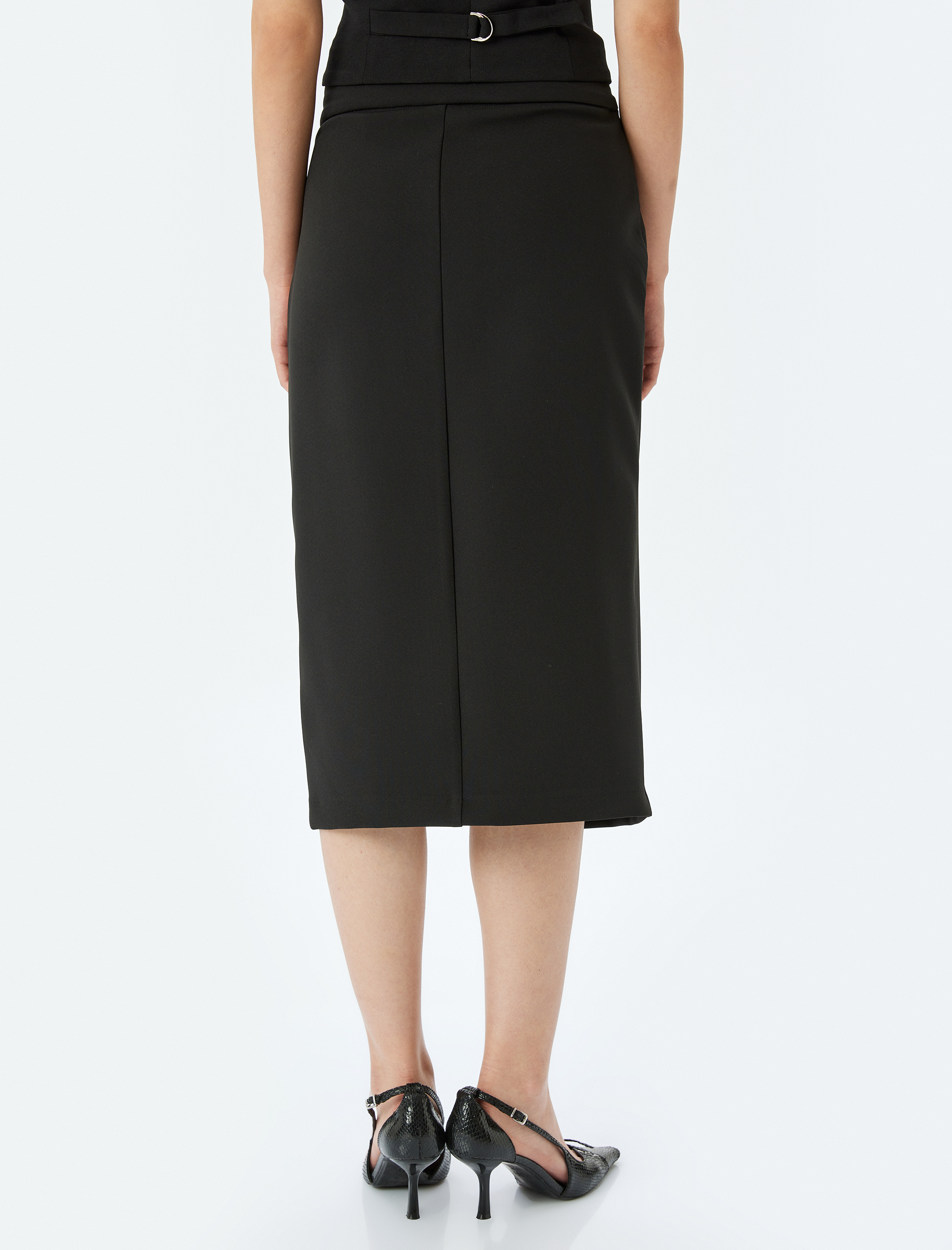   Kemer Detaylı Midi Boy Kruvaze Etek