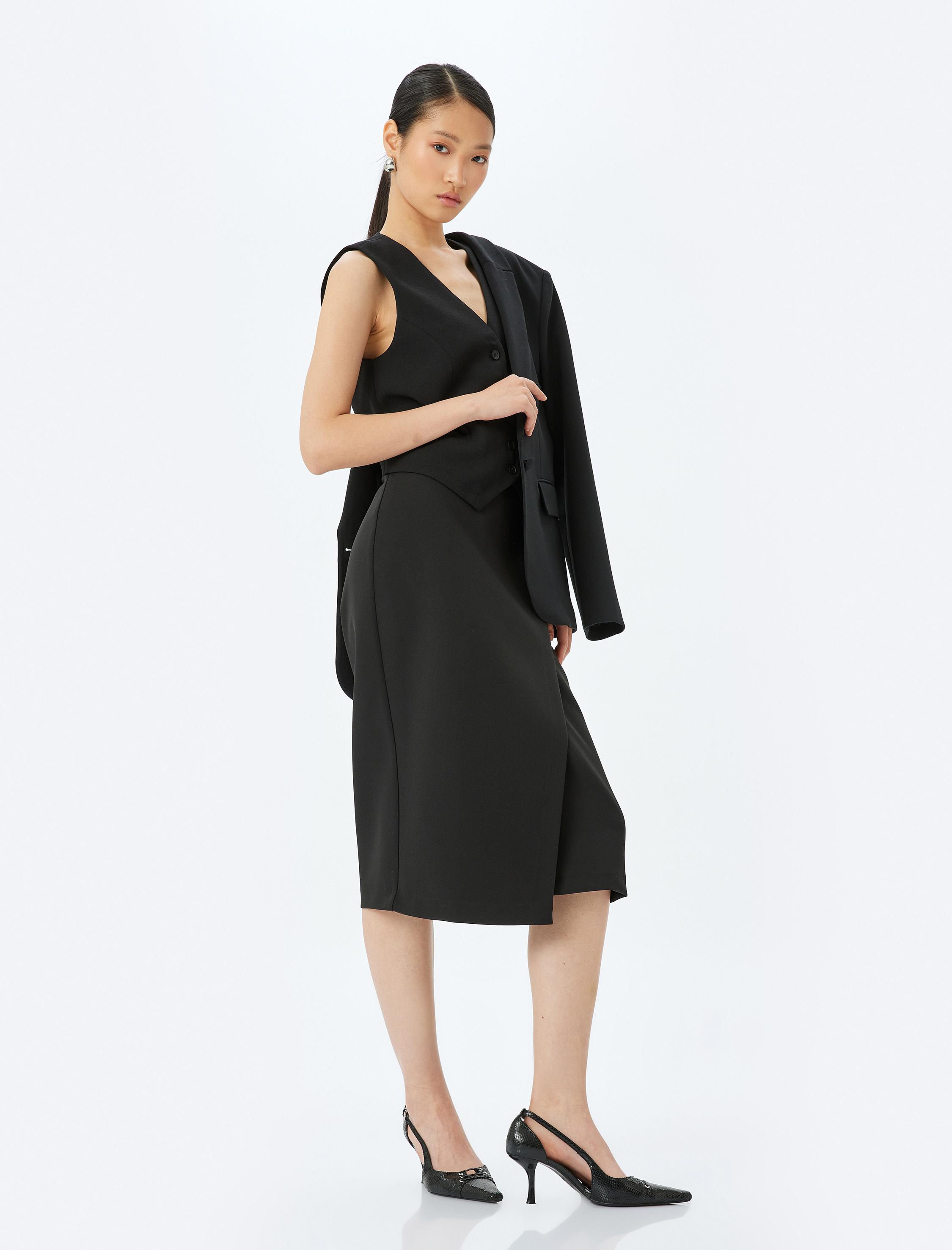   Kemer Detaylı Midi Boy Kruvaze Etek