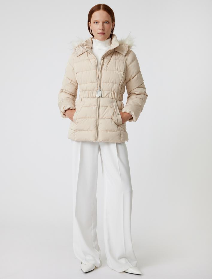  Kapitone Şişme Kaban Kapüşonlu Suni Kürk Yaka Kemerli