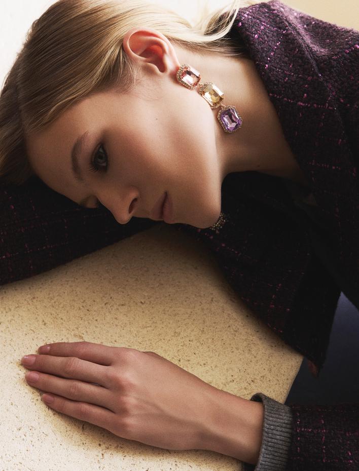  Koton X Melis Ağazat - Taşlı Düğmeli 4 Kapaklı Cep Detaylı Kısa Tüvit Ceket