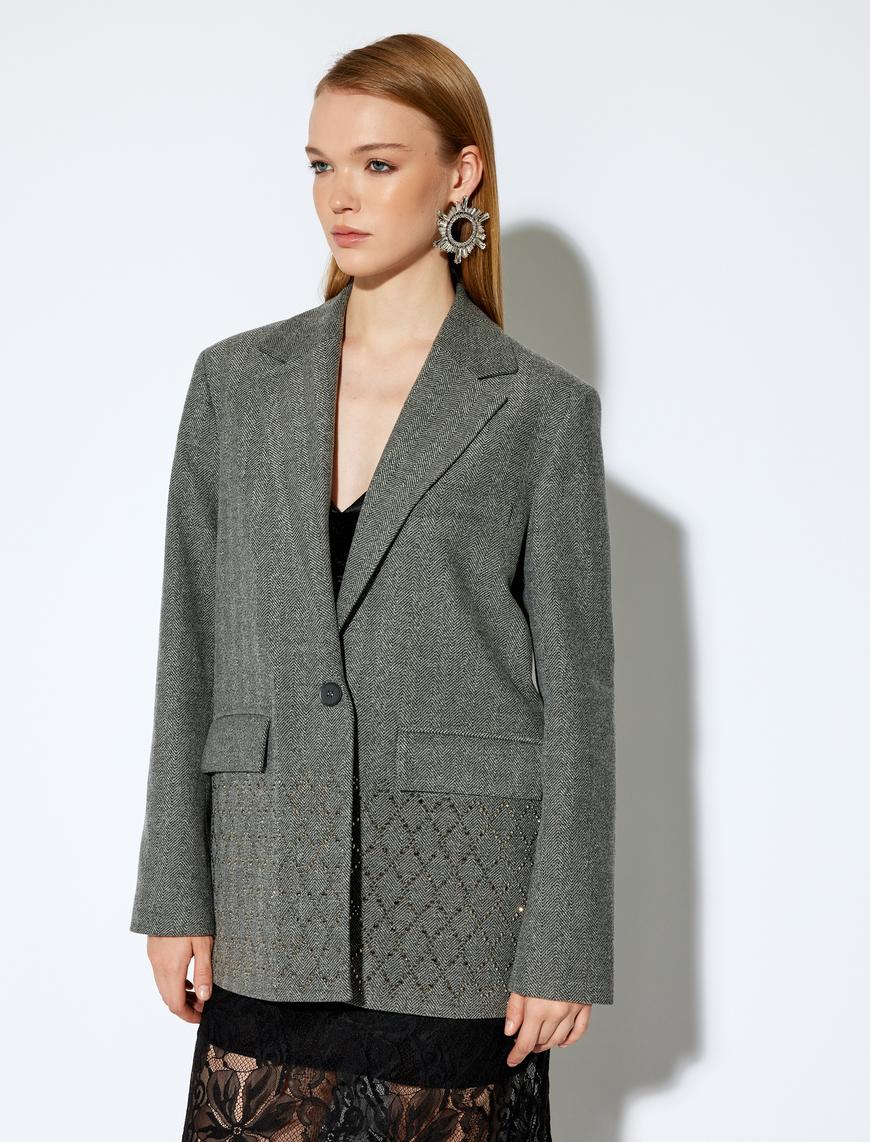   Koton X Melis Ağazat - Cepli Kruvaze Taşlı Oversize Blazer Ceket