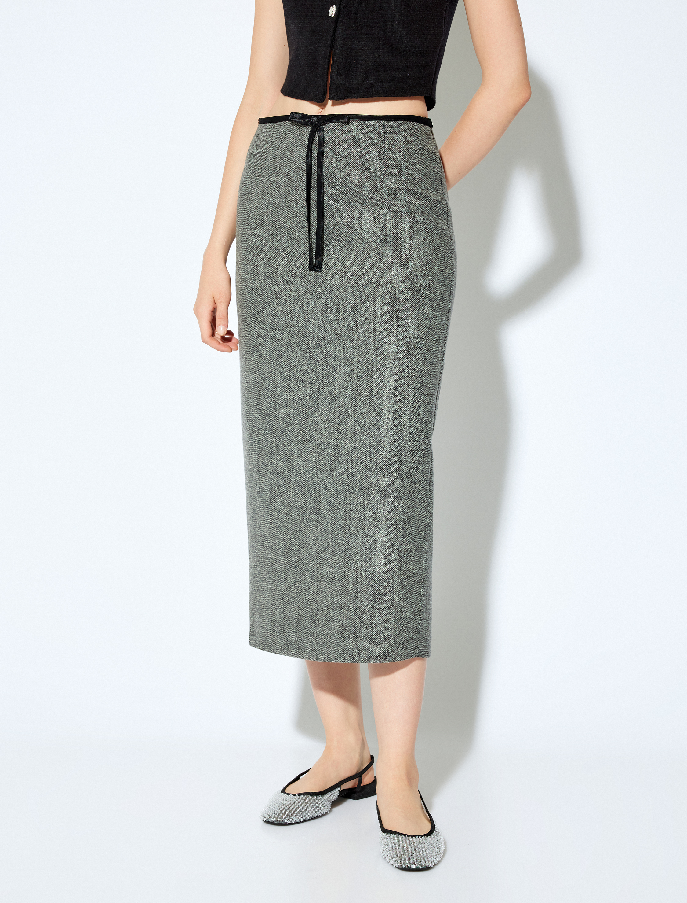   Koton X Melis Ağazat - Yırtmaçlı Fiyonk Detaylı Midi Boy Kalem Etek