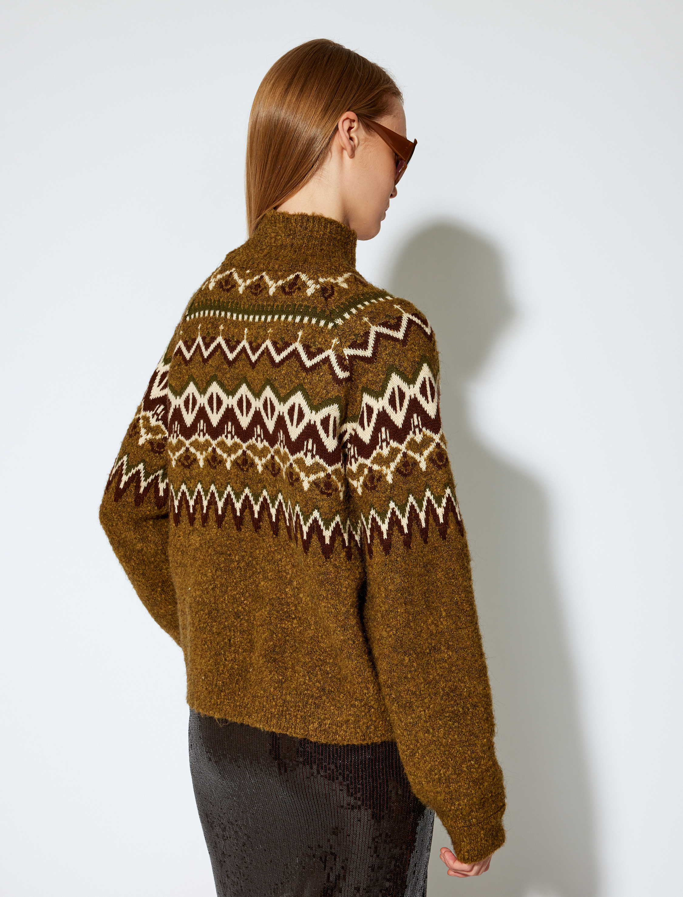 Koton X Melis Ağazat - Uzun Kollu Yumuşak Dokulu Etnik Desenli Taşlı Balıkçı Yaka Örme Kazak