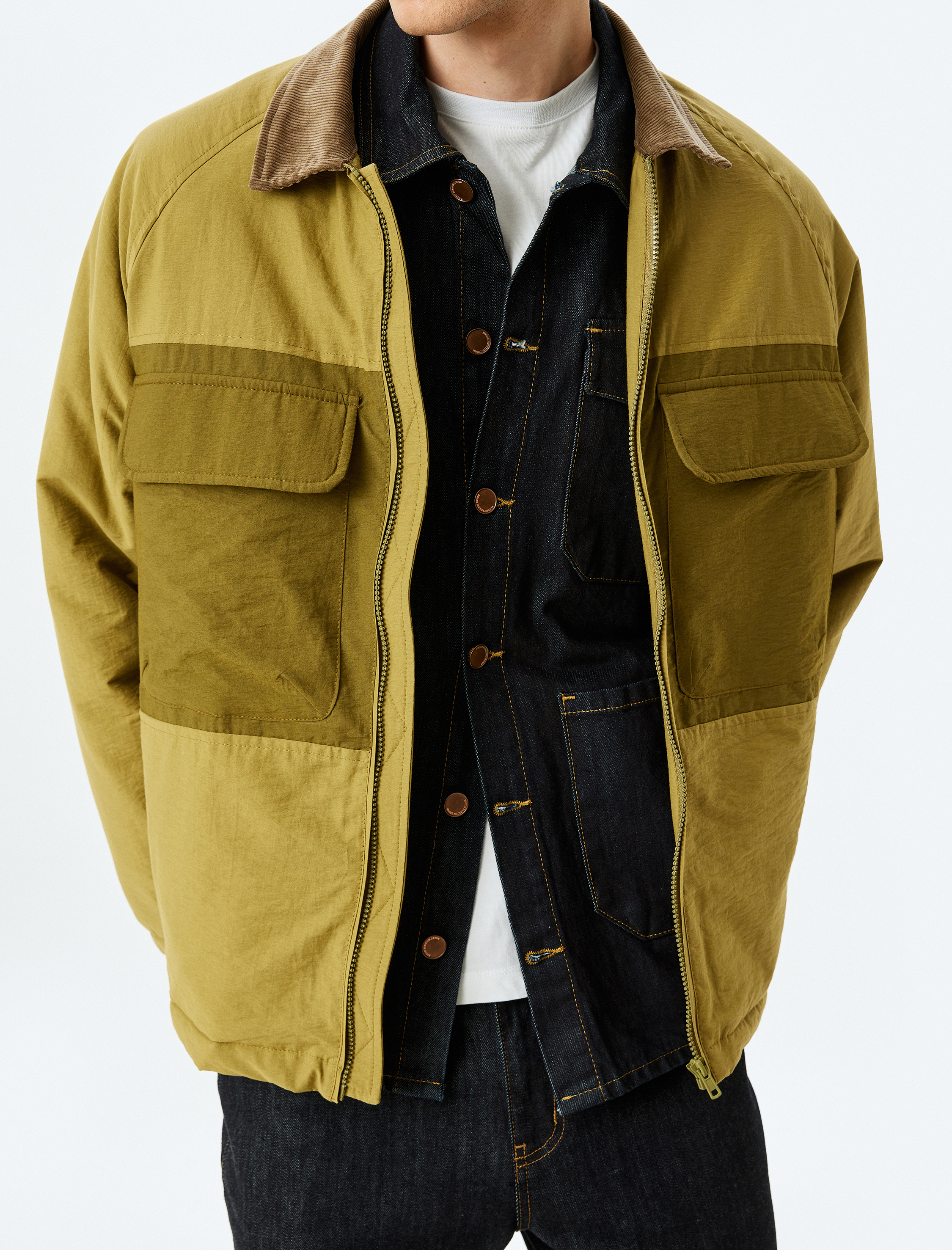   Pamuklu Kapaklı Cepli Yaka Detaylı Renk Bloklu Fermuarlı Mevsimlik Ceket