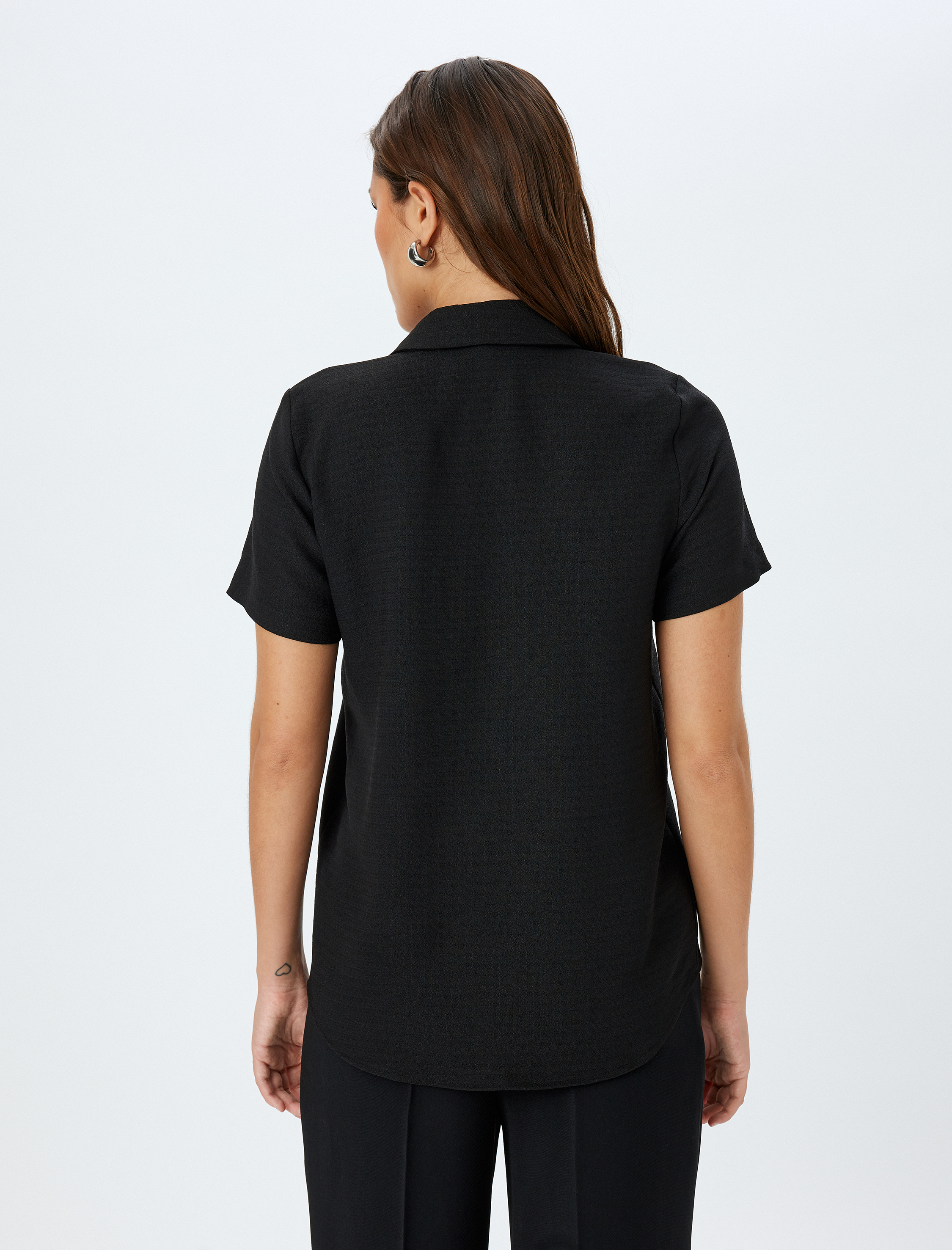   Klasik Yaka Kısa Kollu Gömlek