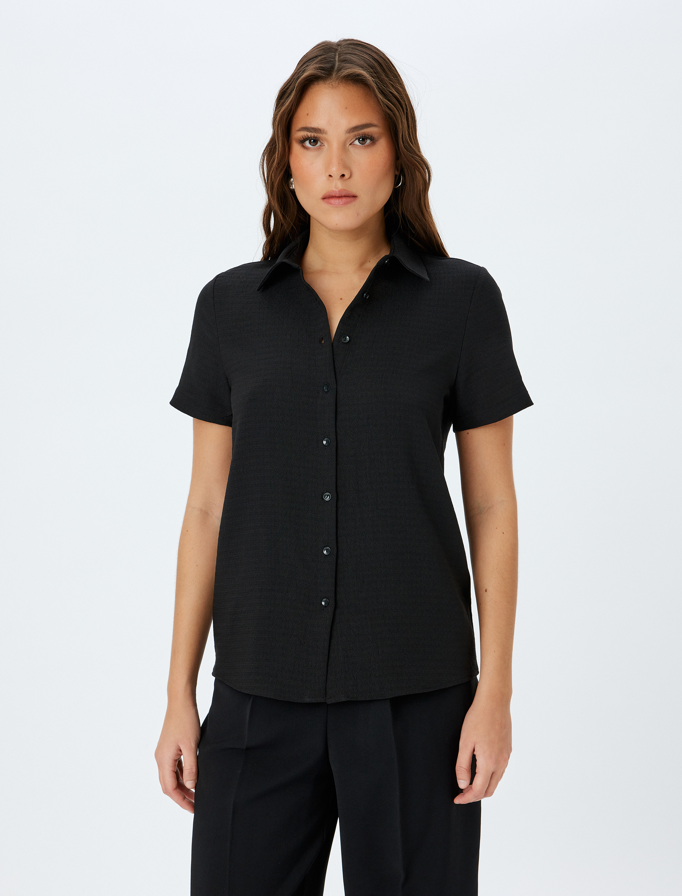   Klasik Yaka Kısa Kollu Gömlek