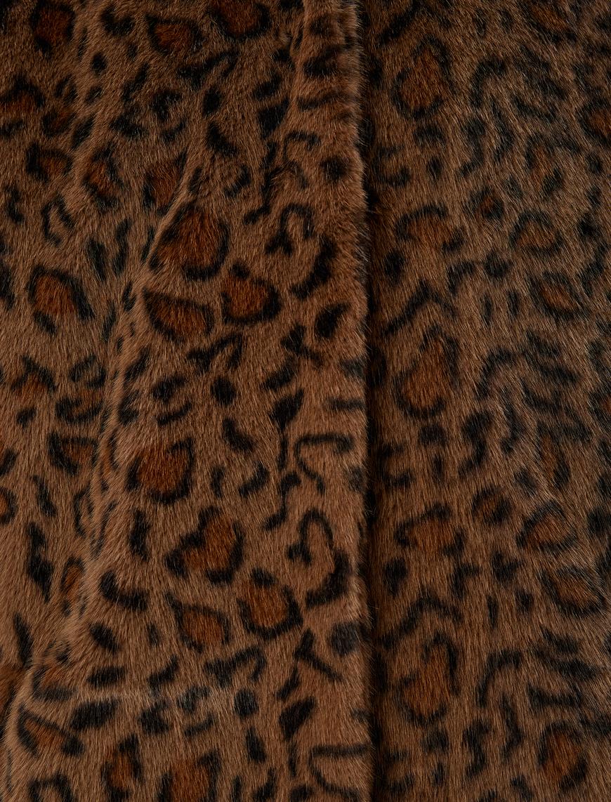   Kapüşonlu Cep Detaylı Leopar Suni Kürk Kaban