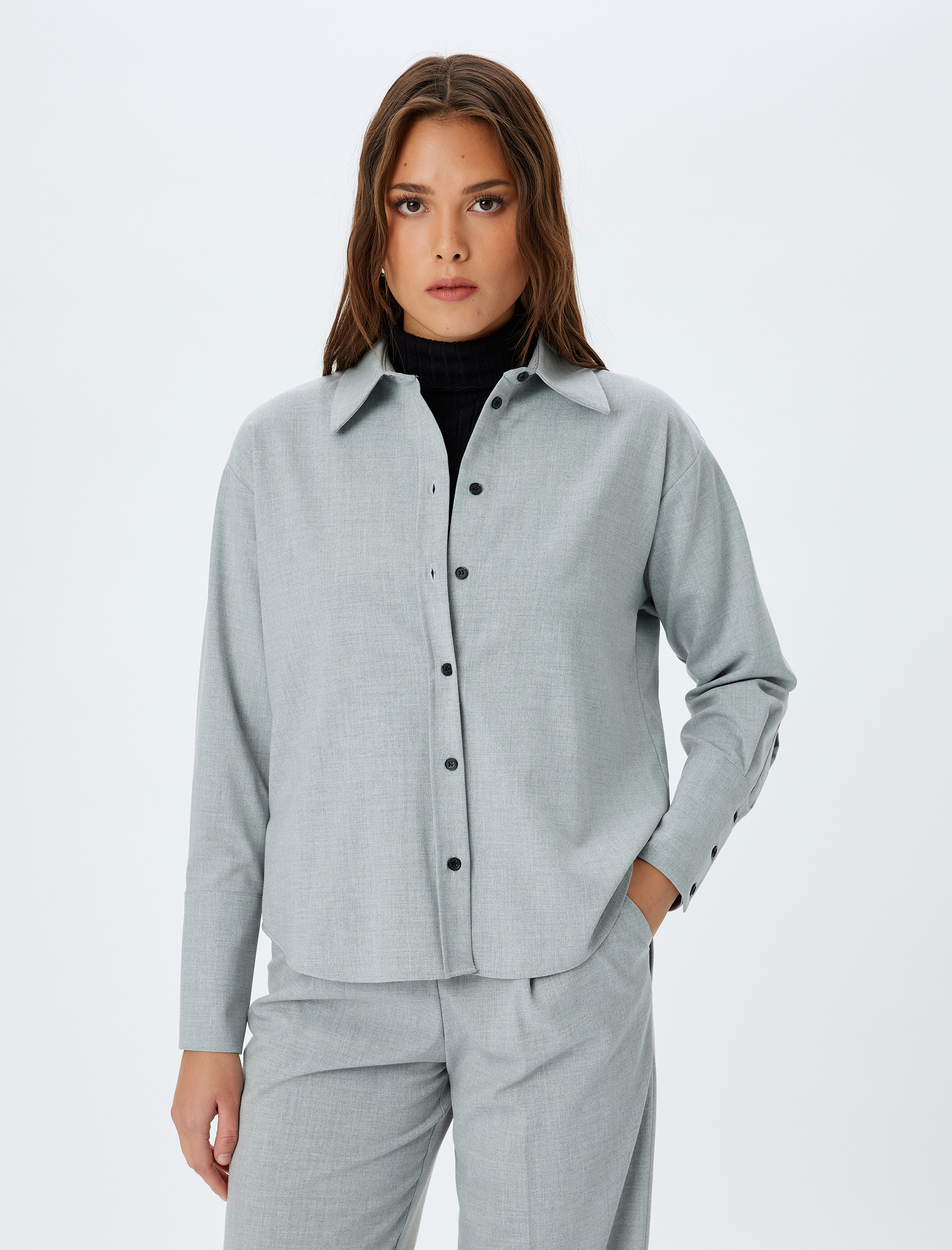 Uzun Kollu Düğmeli Klasik Gömlek