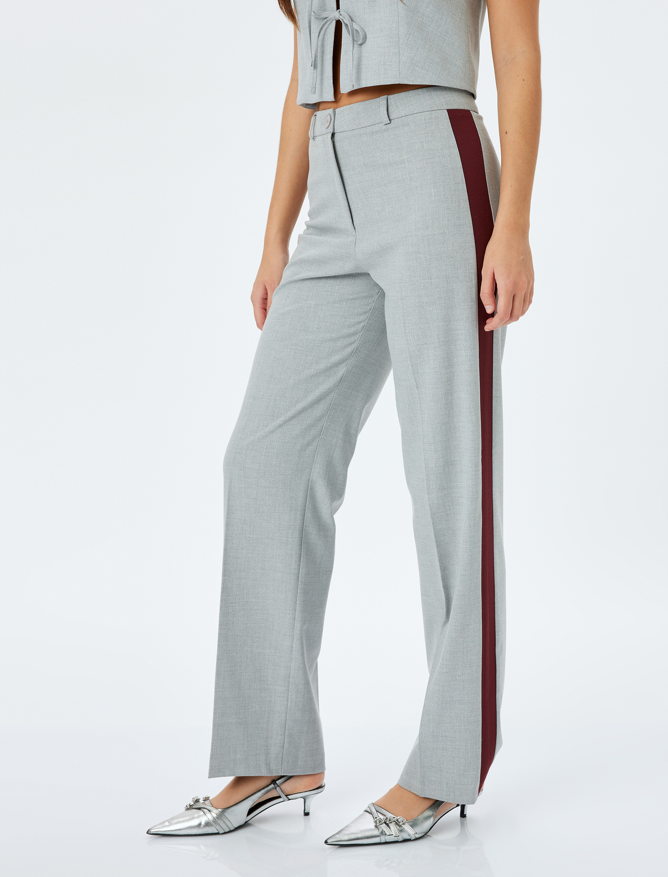   Yanları Şerit Detaylı Düz Paça Kumaş Pantolon