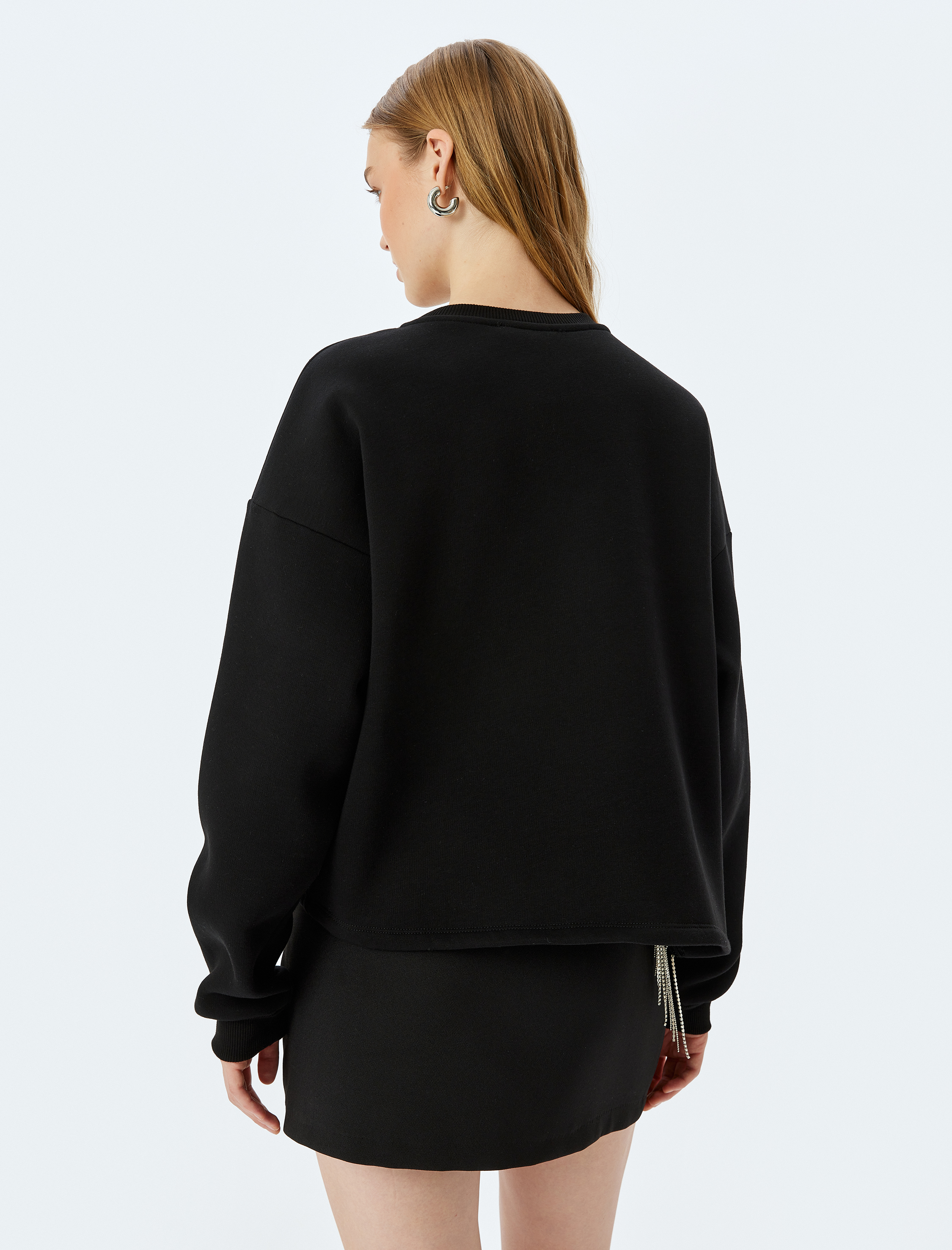   Şardonlu Bisiklet Yaka Taş Detaylı Uzun Kollu Oversize Sweatshirt