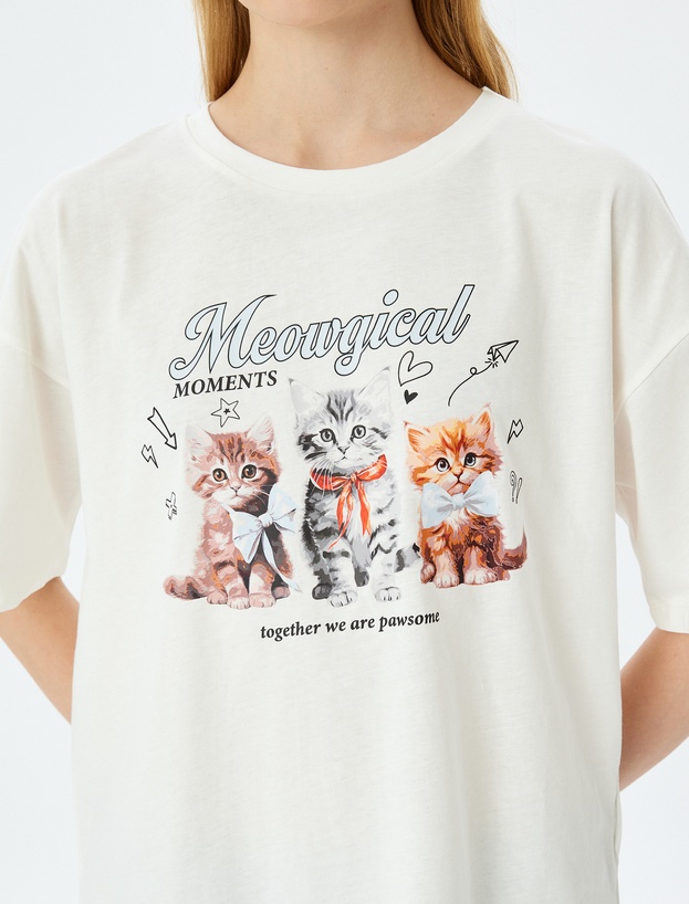 Kedi Baskılı Bisiklet Yaka Oversize Kısa Kollu Pamuklu Tişört_4