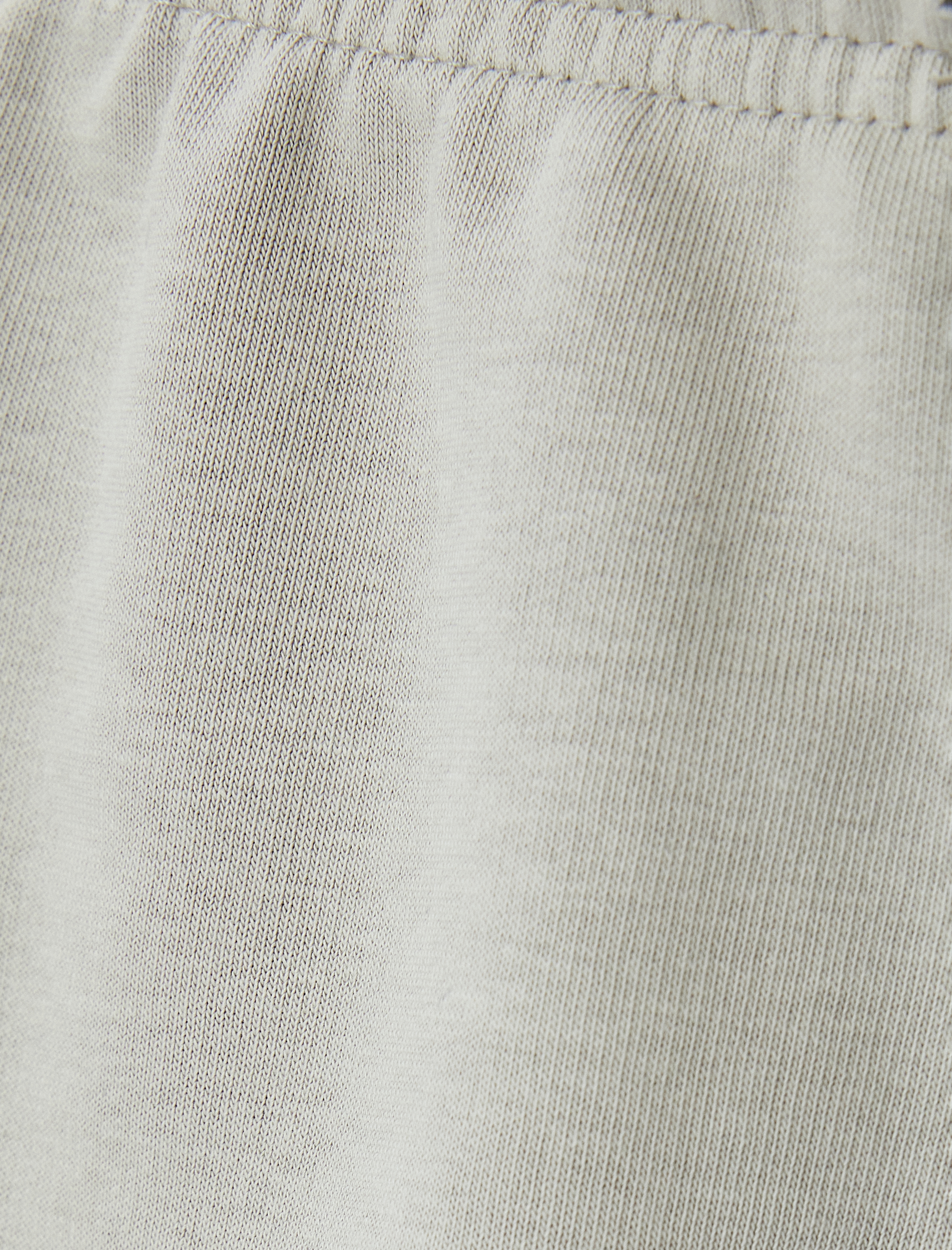   Beli Bağcıklı Kolej Nakışlı Biyeli Mini Şort