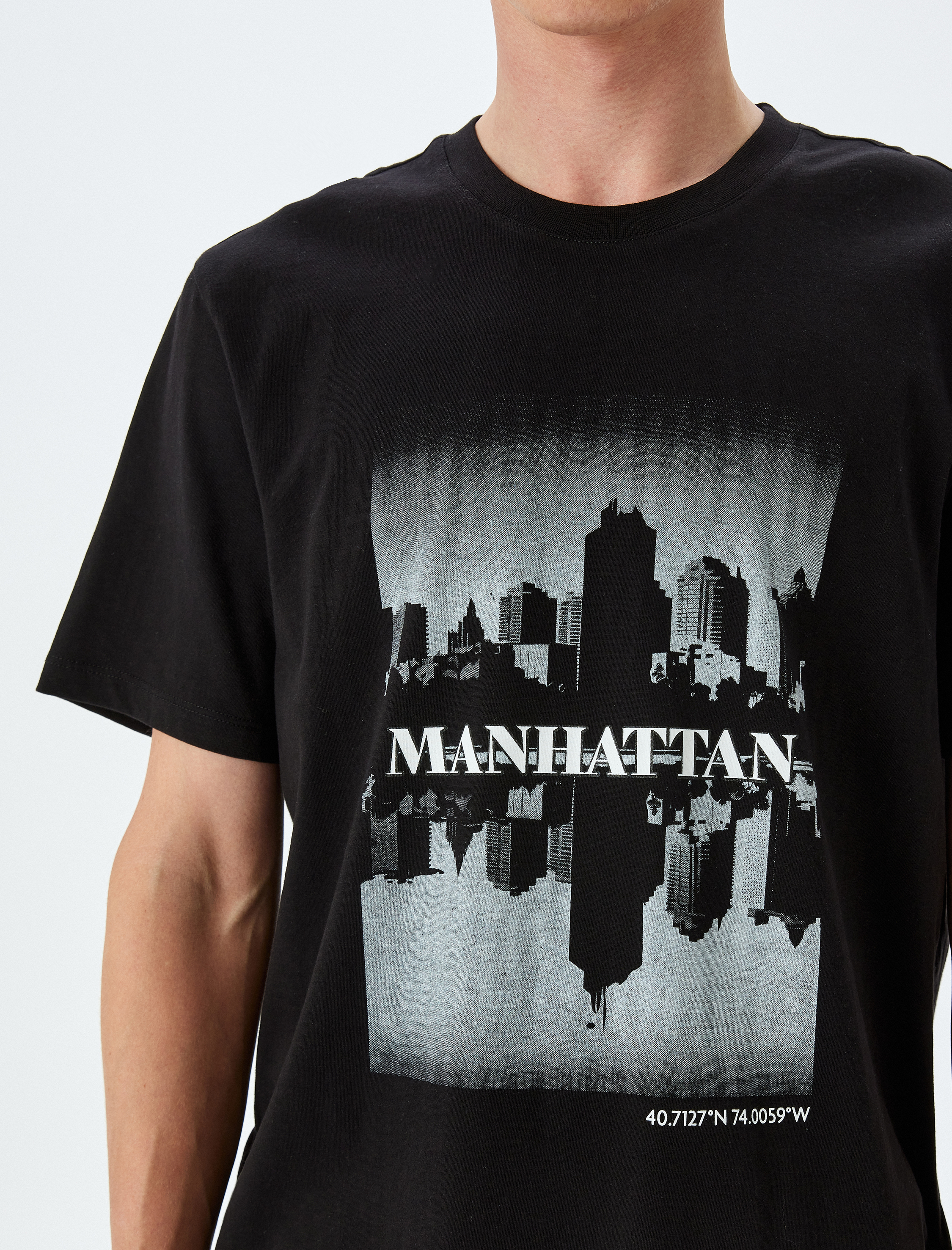   Kısa Kollu Regular Fit Bisiklet Yaka Pamuklu Fotoğraf Baskılı Tişört