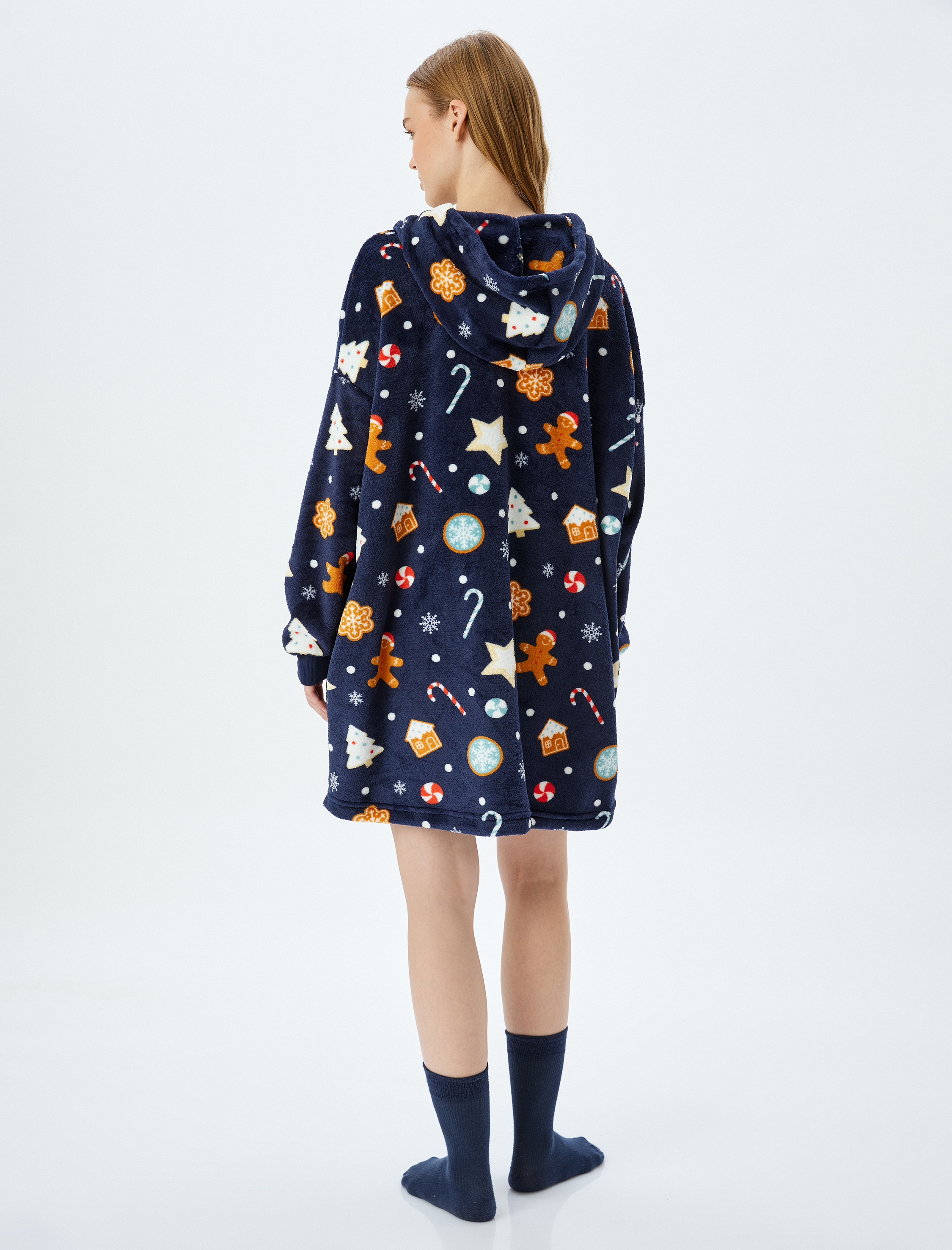   Yılbaşı Temalı Kapüşonlu Peluş Sabahlık