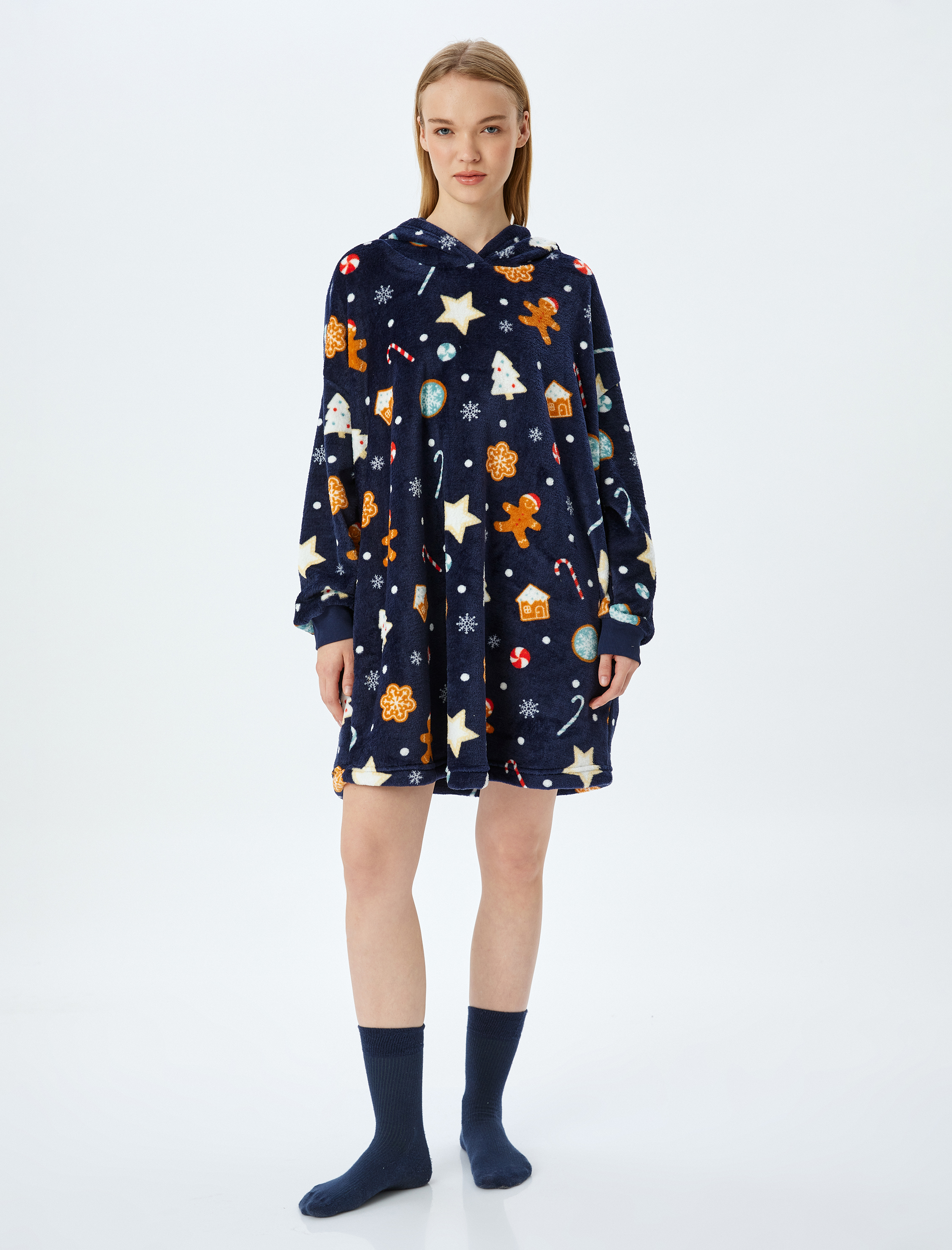   Yılbaşı Temalı Kapüşonlu Peluş Sabahlık