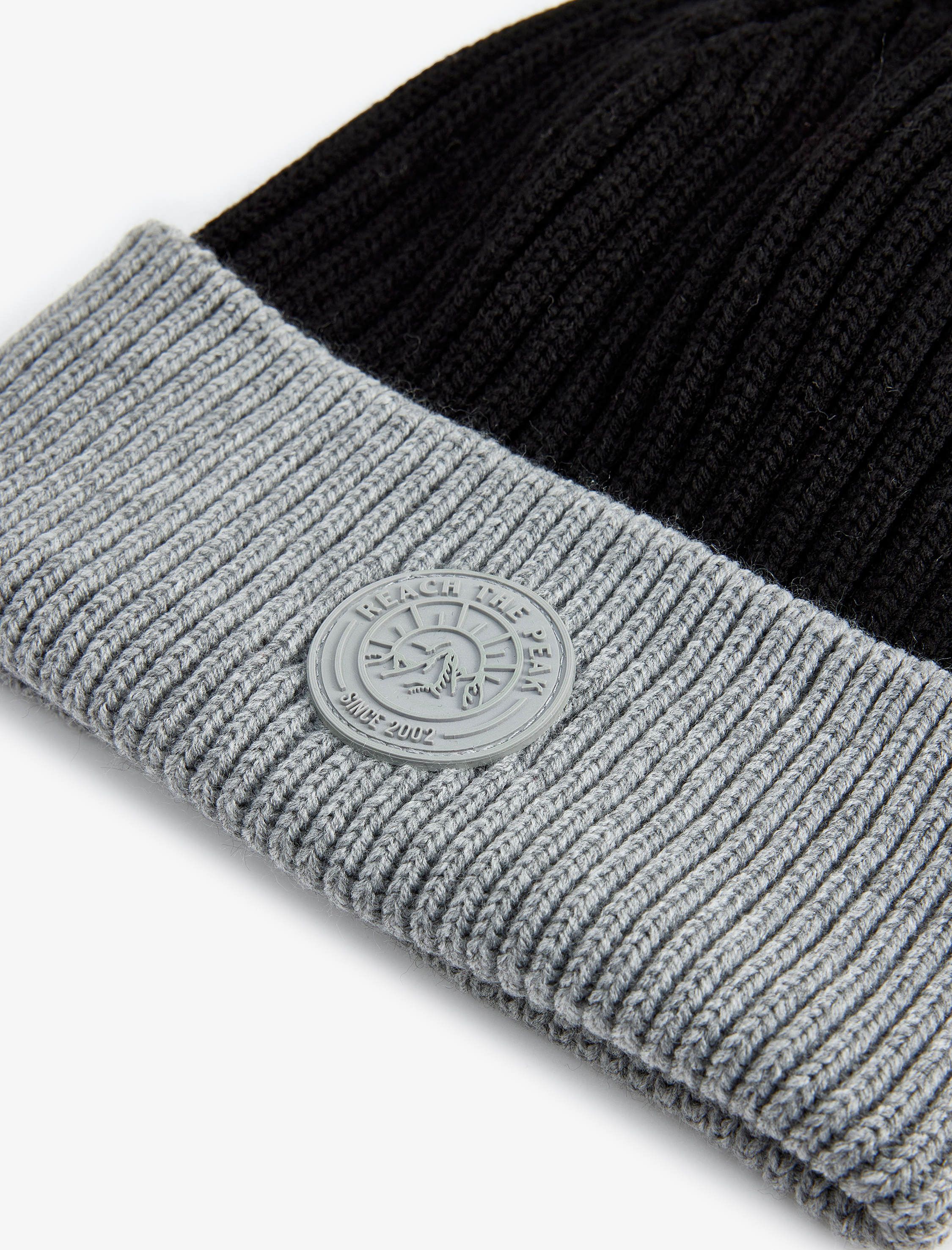 Erkek Etiket Detaylı Renk Bloklu Katlı Bere