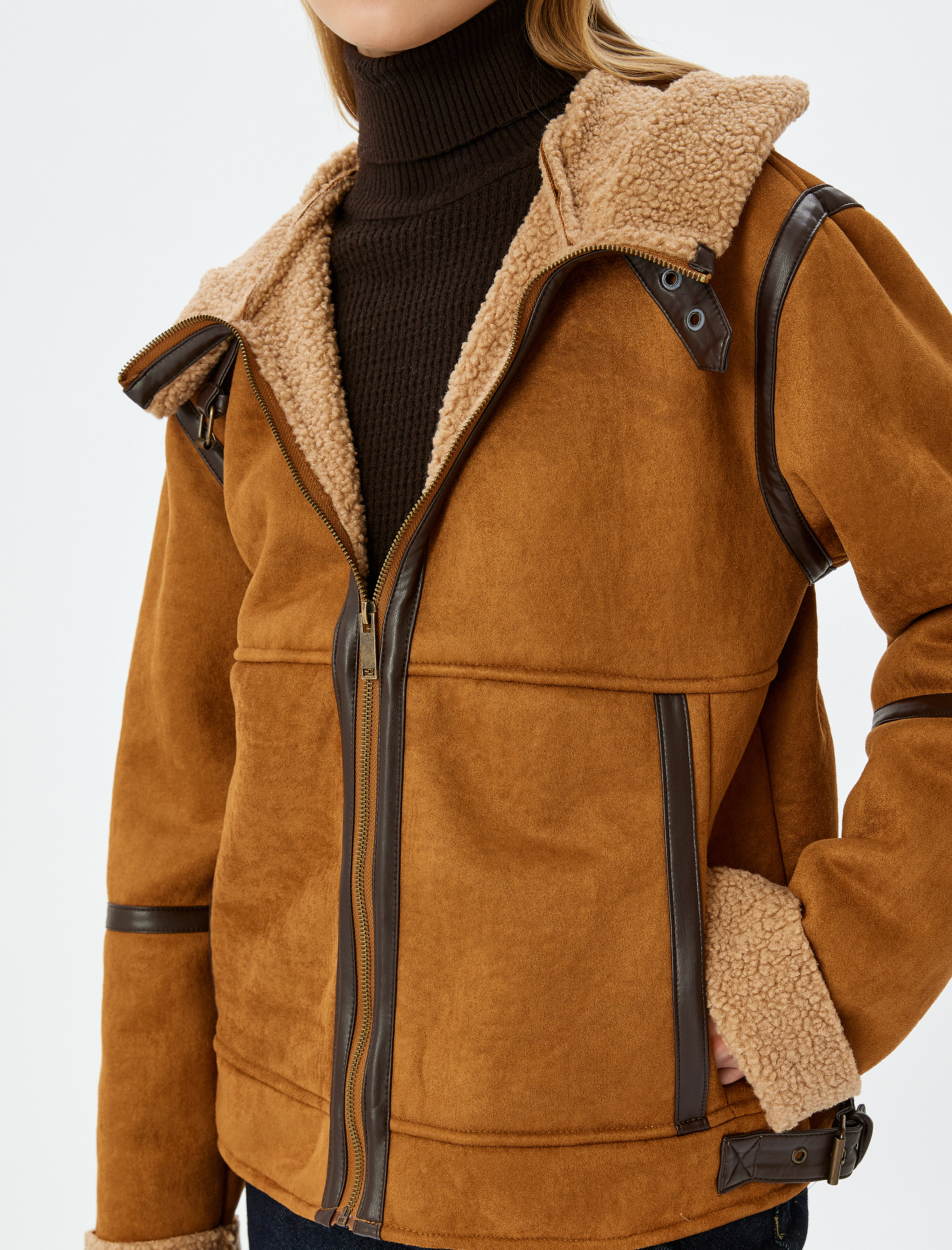   Kapüşonlu Peluş Detaylı Oversize Süet Görünümlü Ceket