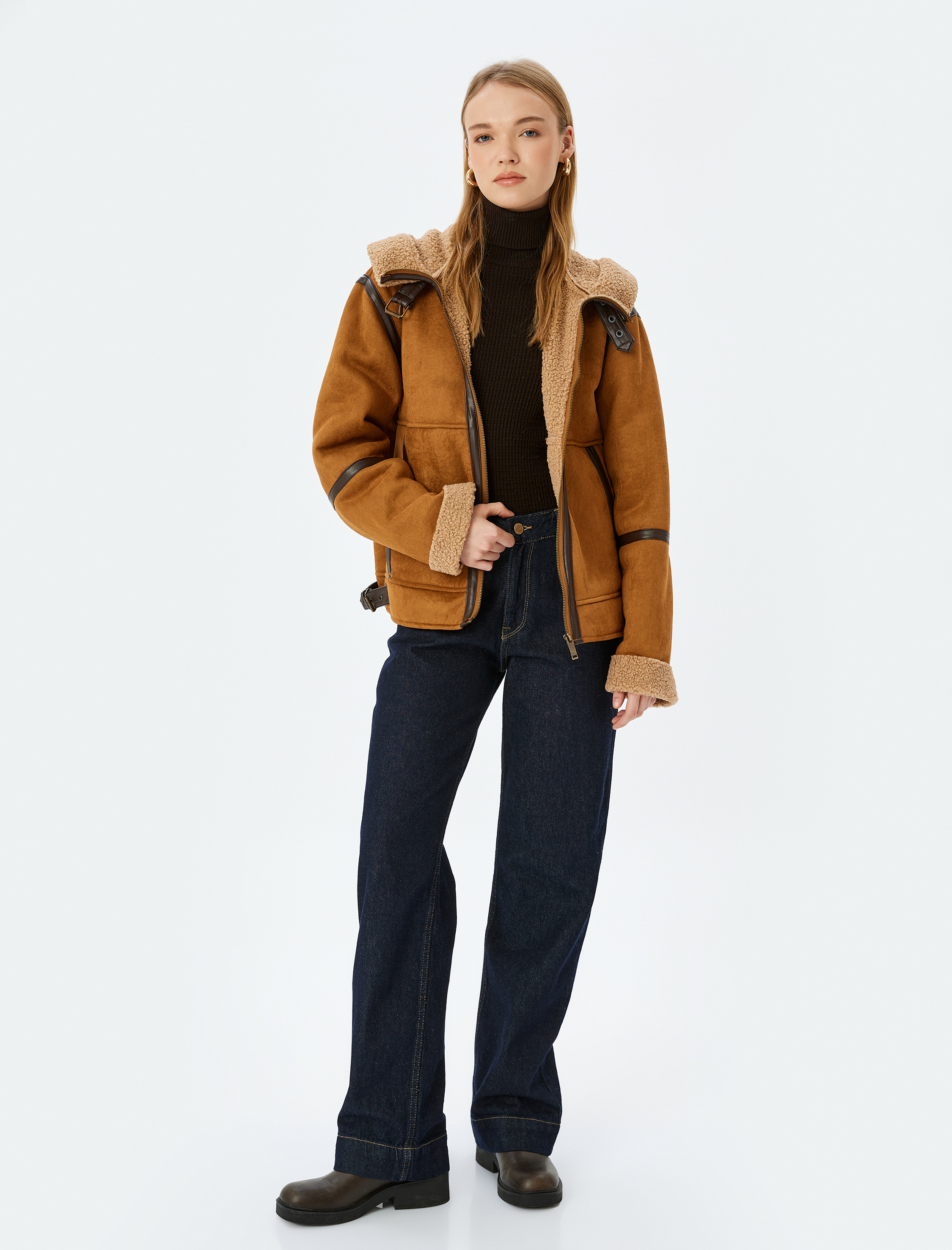   Kapüşonlu Peluş Detaylı Oversize Süet Görünümlü Ceket