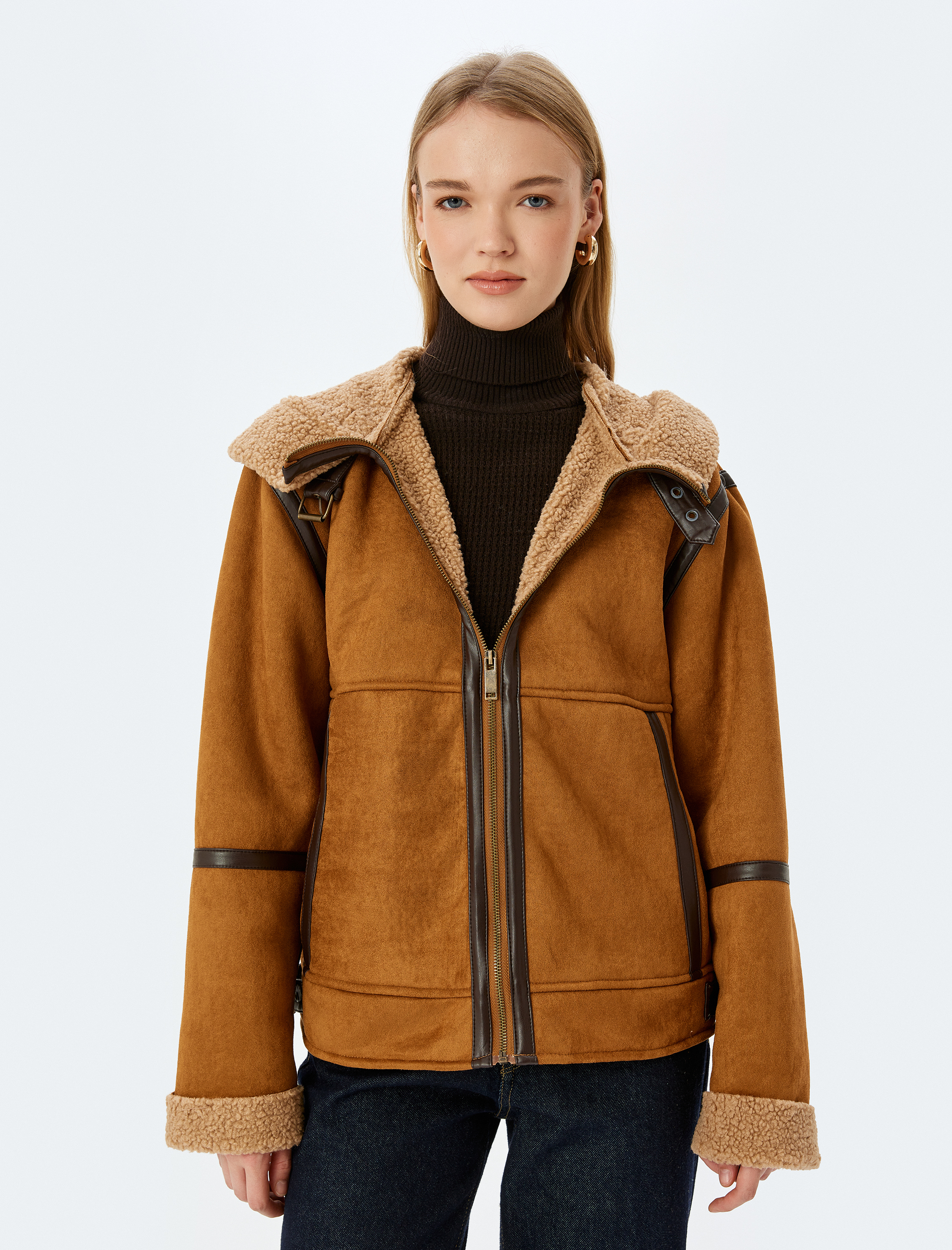   Kapüşonlu Peluş Detaylı Oversize Süet Görünümlü Ceket