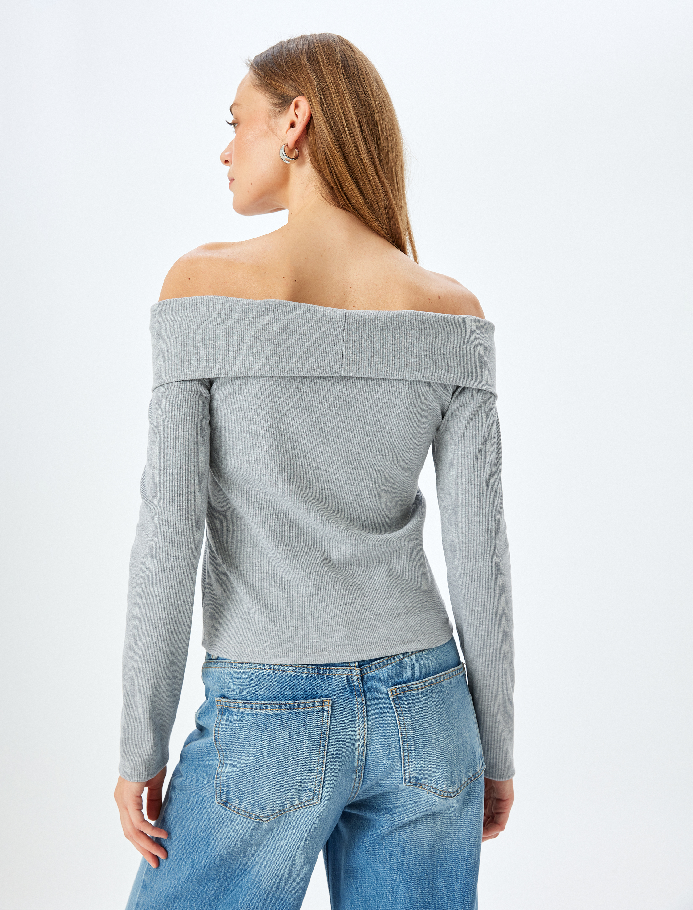   Uzun Kollu Omzu Açık Madonna Yaka Tişört