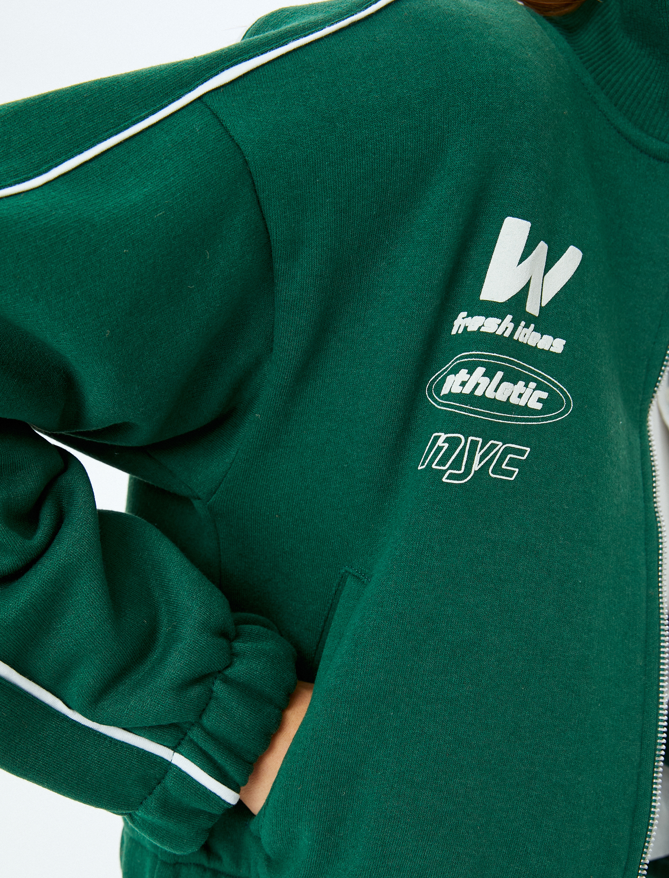   Arkası Baskılı Fermuarlı Şardonlu Oversize Crop Sweatshirt