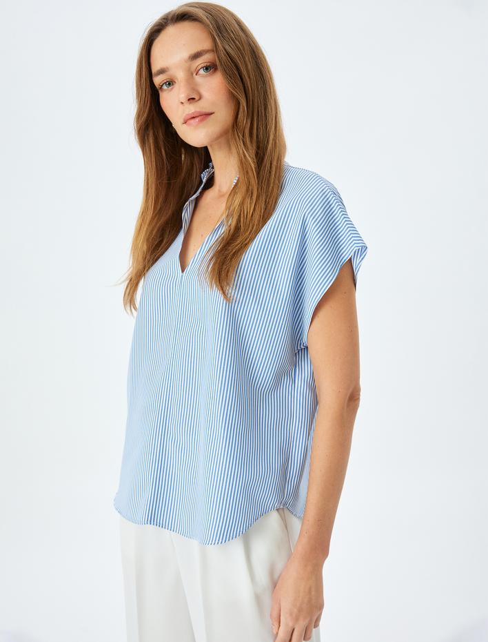  Bol Kalıp Fırfırlı Dik Yaka Çıkma Kısa Kol Çizgili Bluz