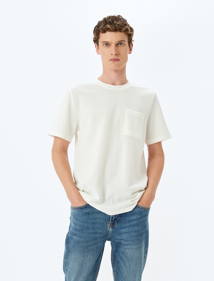  Bisiklet Yaka Cep Detaylı Regular Fit Pamuklu Dokulu Kısa Kollu Tişört