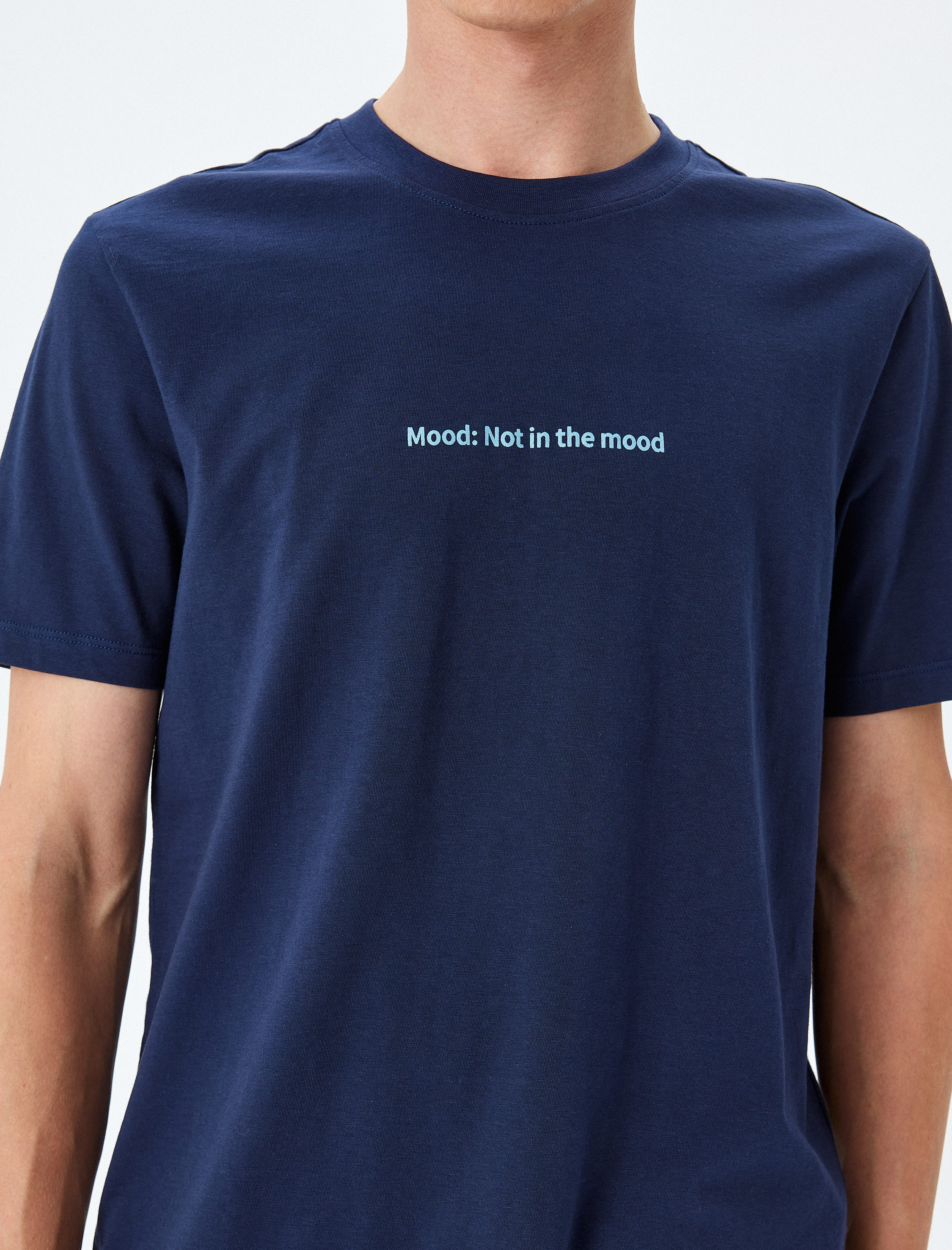   Pamuklu Bisiklet Yaka Kısa Kollu Slim Fit Slogan Baskılı Tişört