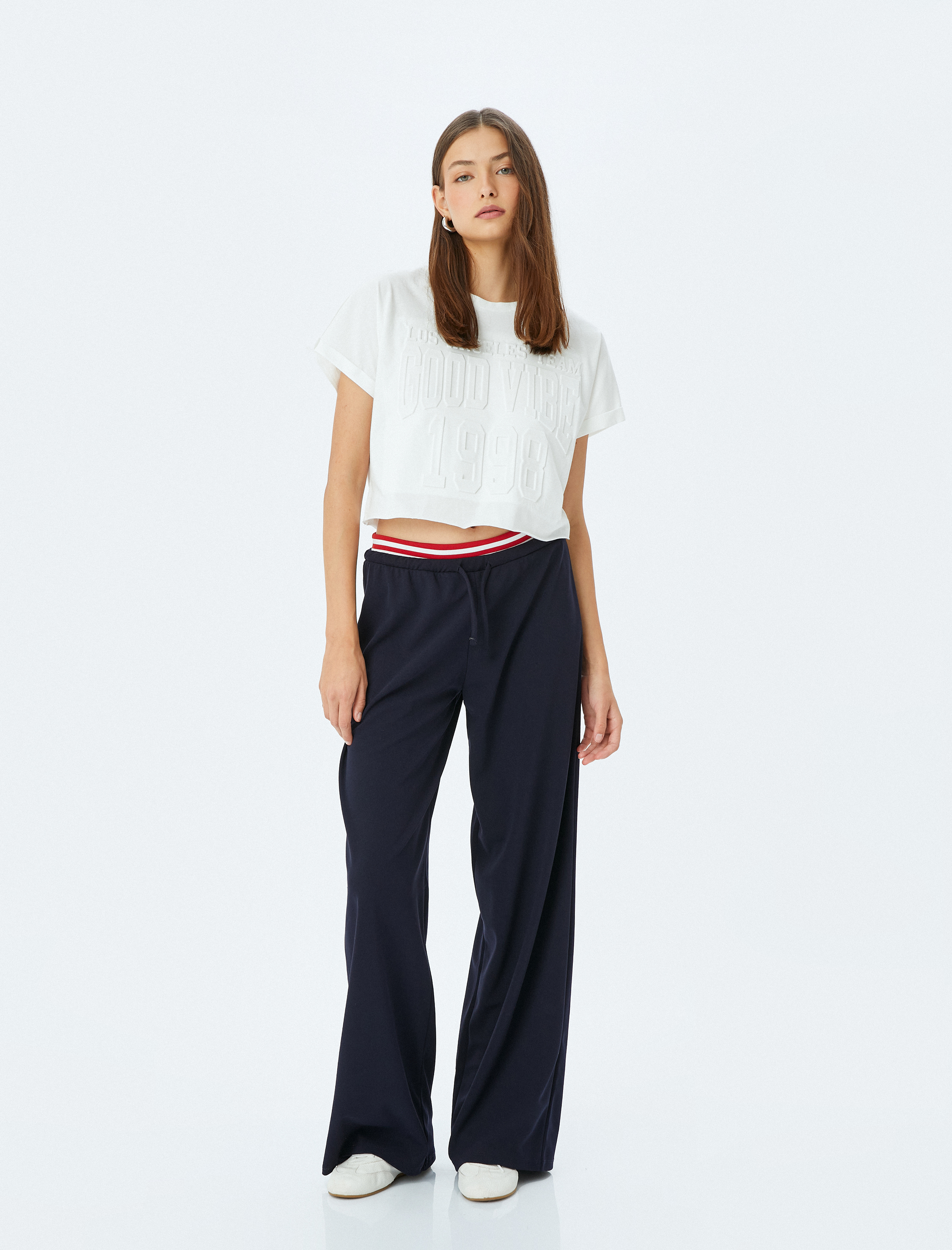 Bisiklet Yaka Sloganlı Kabartma Baskılı Kısa Kollu Rahat Kalıp Tişört