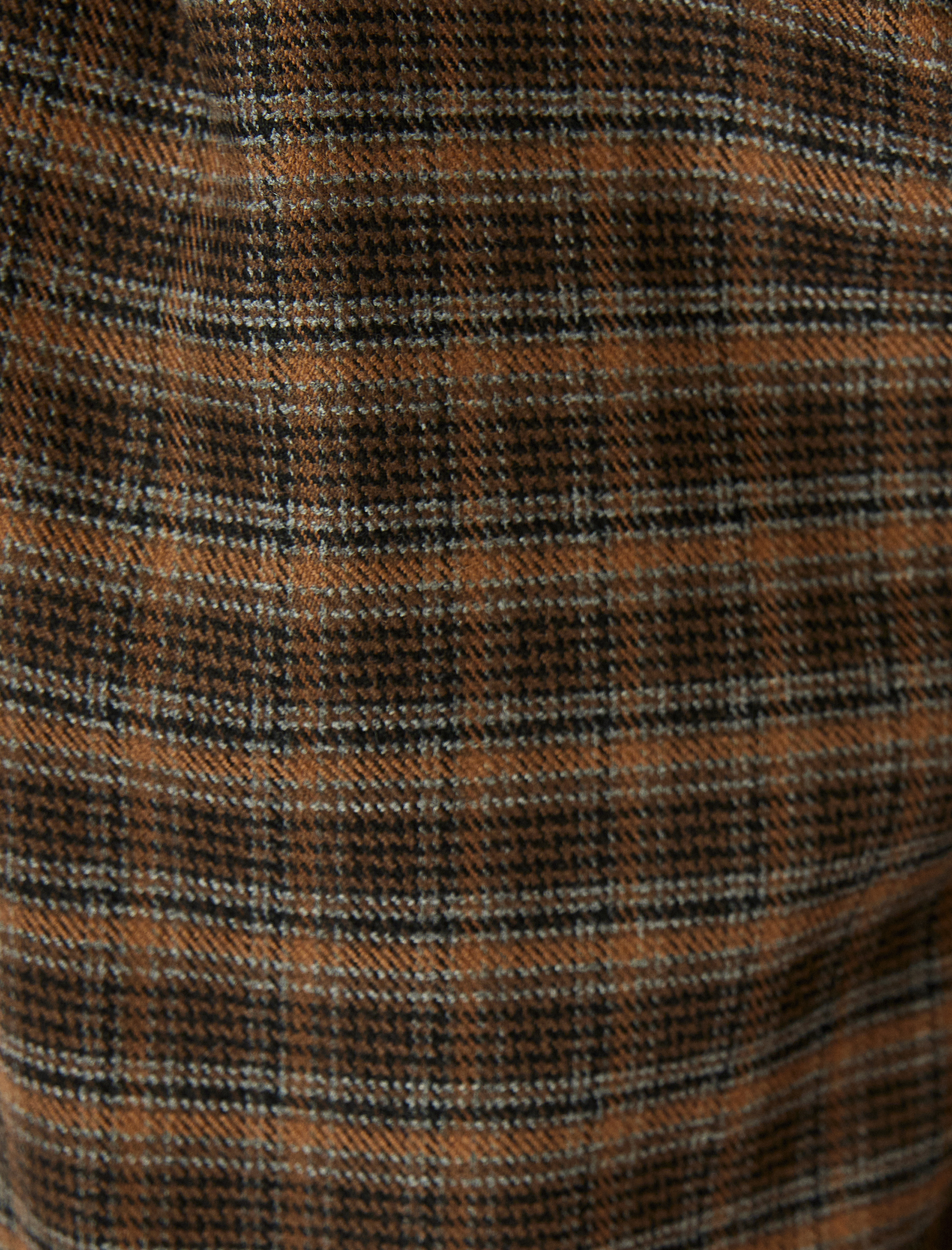   Ekoseli Kemer Detaylı Diz Boy Pantolon