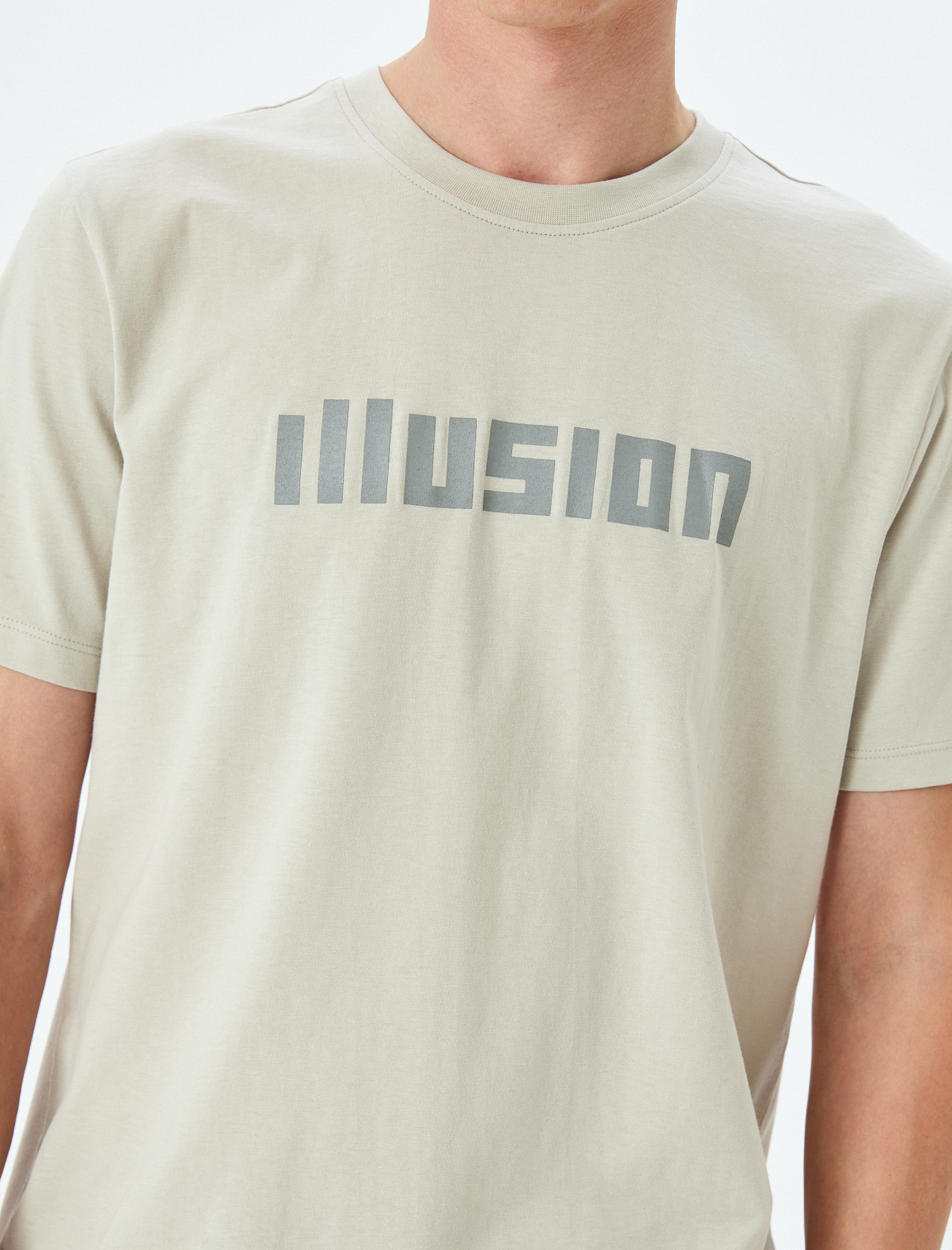   Bisiklet Yaka Pamuklu Kısa Kollu Slim Fit Slogan Baskılı Tişört