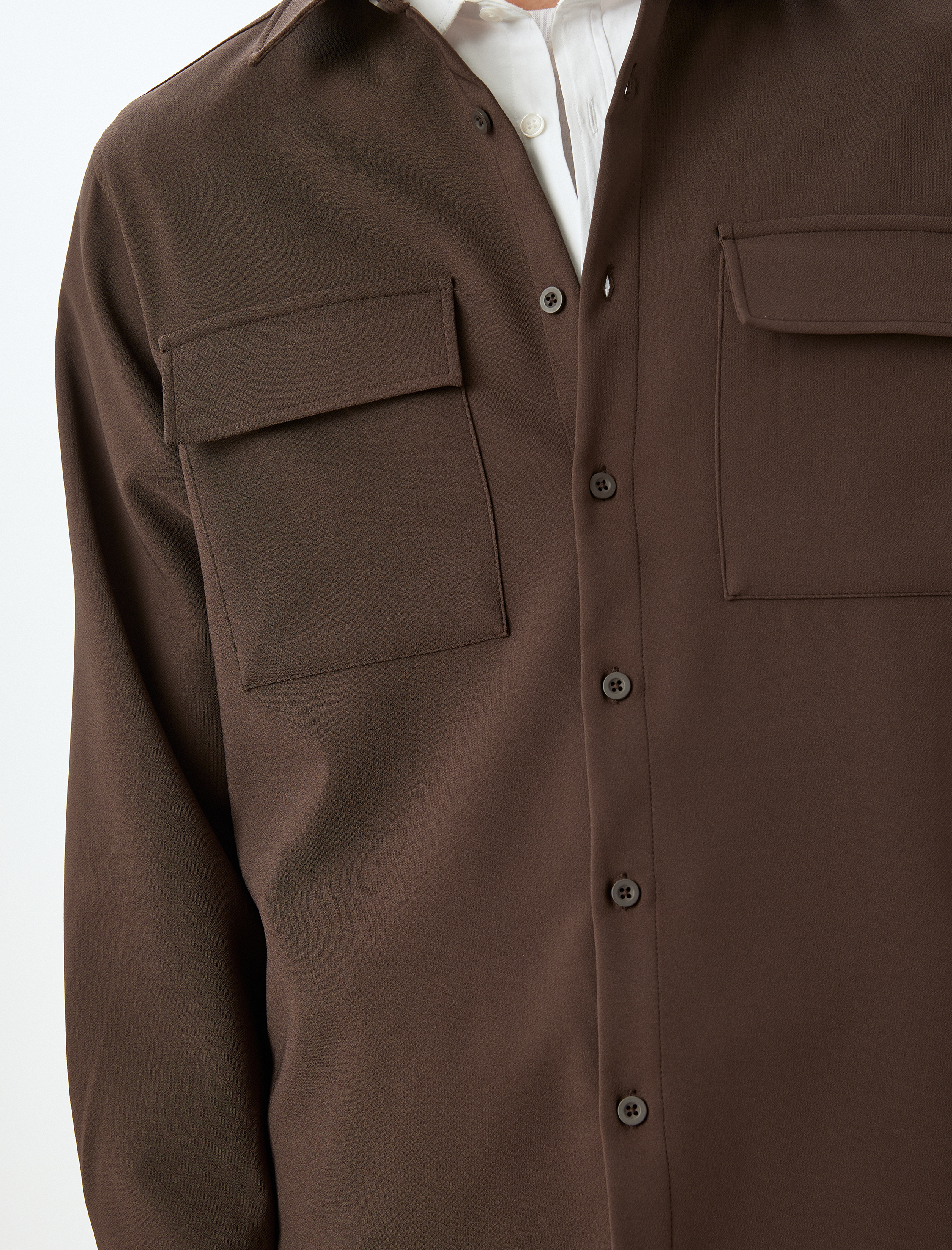   Kapaklı Cep Detaylı Regular Fit Düğmeli Uzun Kollu Gömlek