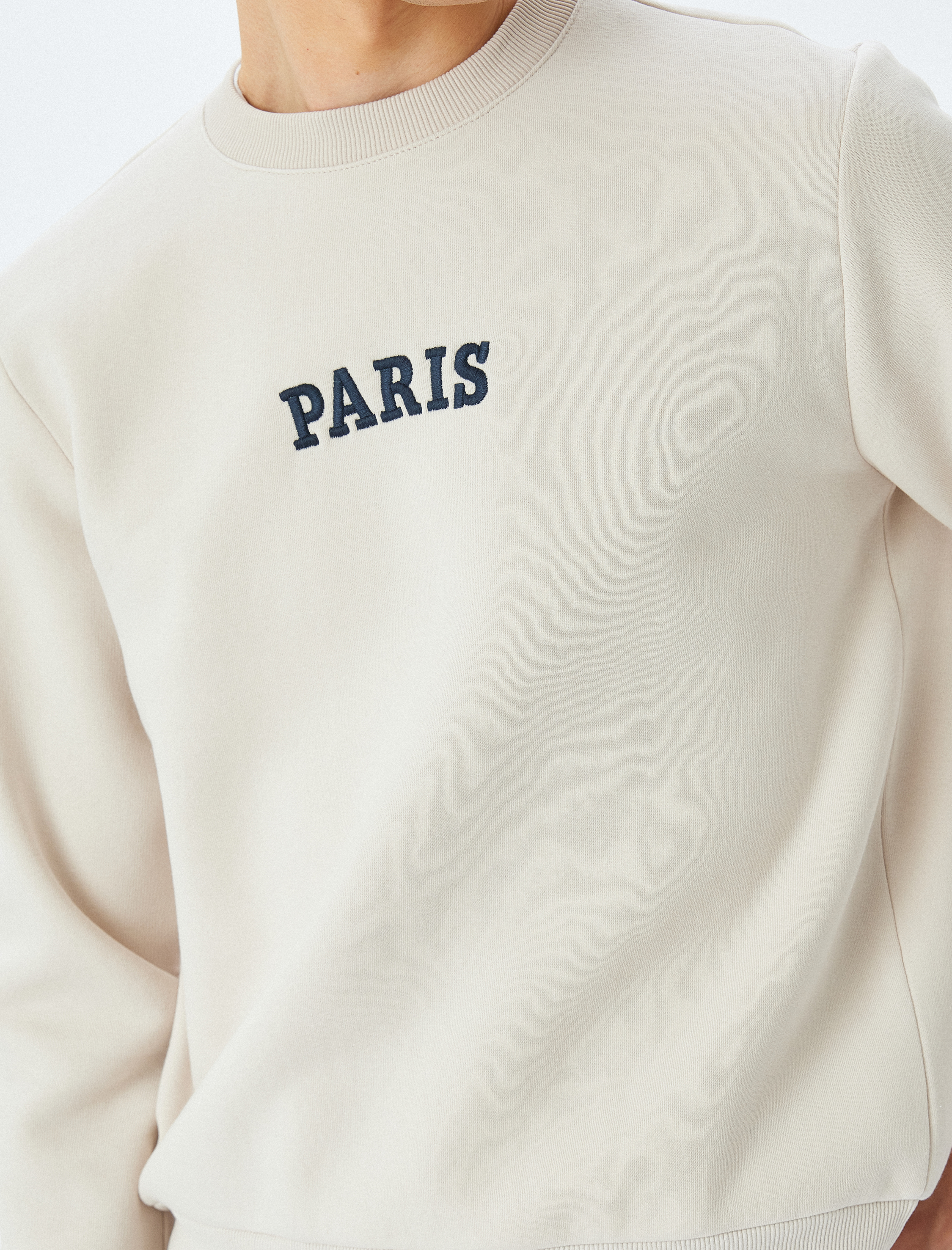   Pamuklu Şardonlu Bisiklet Yaka Slogan İşlemeli Sweatshirt