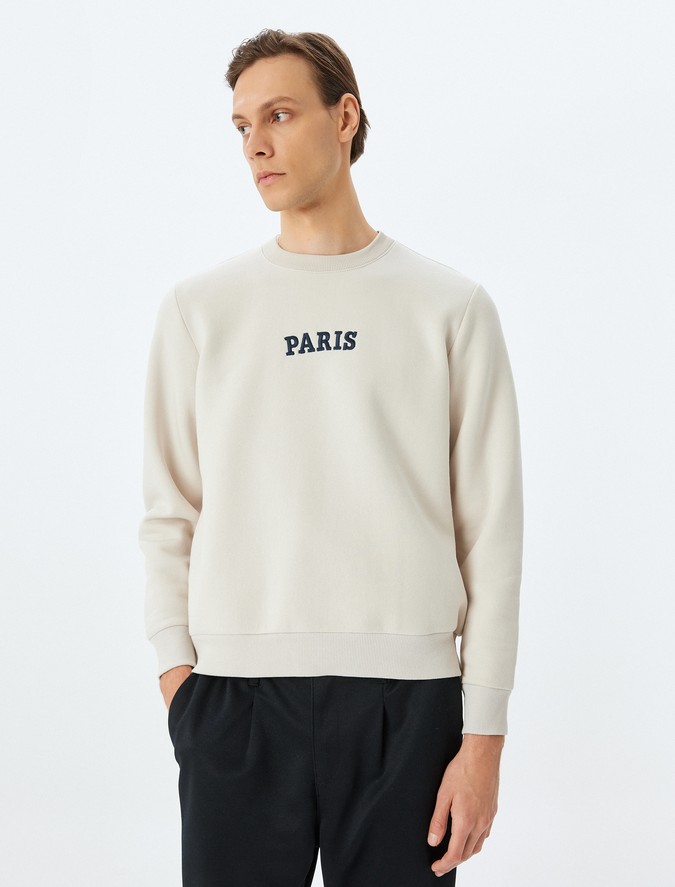   Pamuklu Şardonlu Bisiklet Yaka Slogan İşlemeli Sweatshirt
