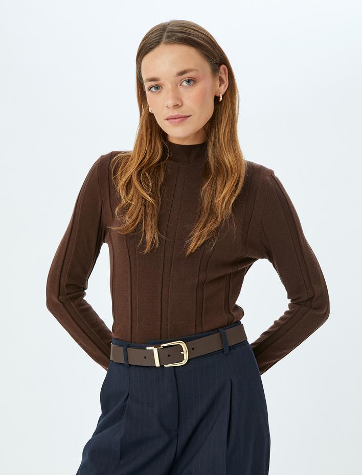  Yumuşak Dokulu Uzun Kollu Dik Yaka Triko Kazak