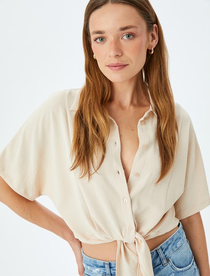  Klasik Yaka Önden Bağlama Detaylı Kısa Kollu Gömlek