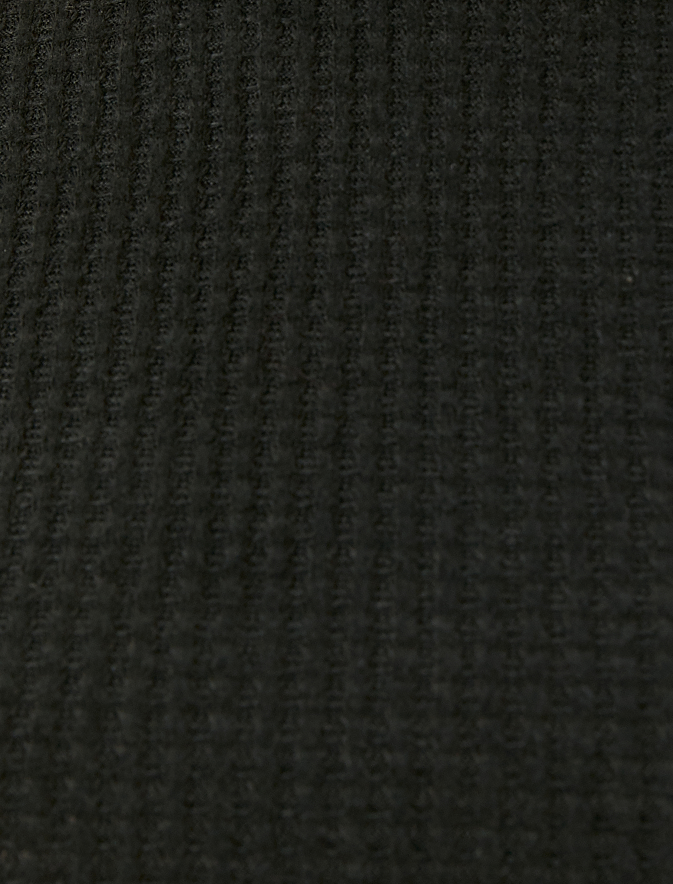   Uzun Kollu Dokulu Fırfırlı Dik Yaka Tişört